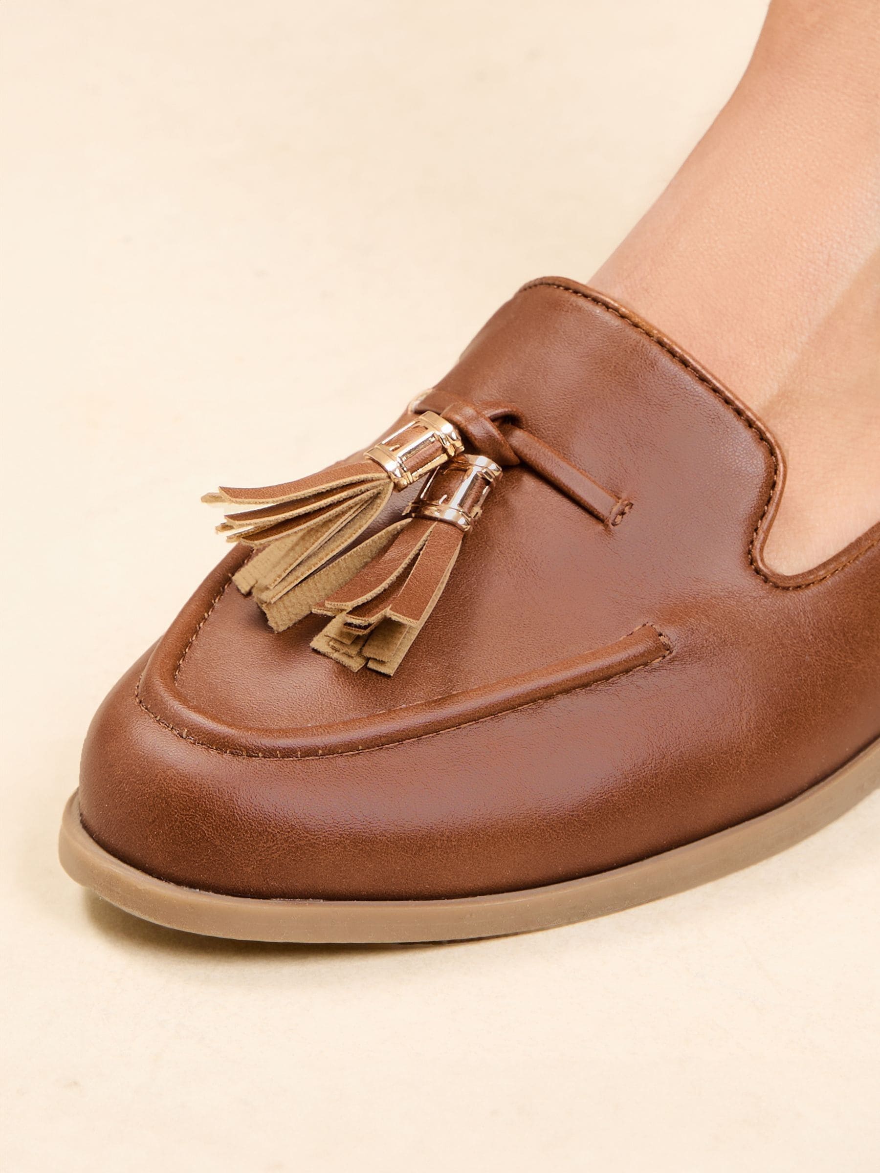 Bruin - Lipsy Platte Loafers met Smalle Zool en Kwastjes
