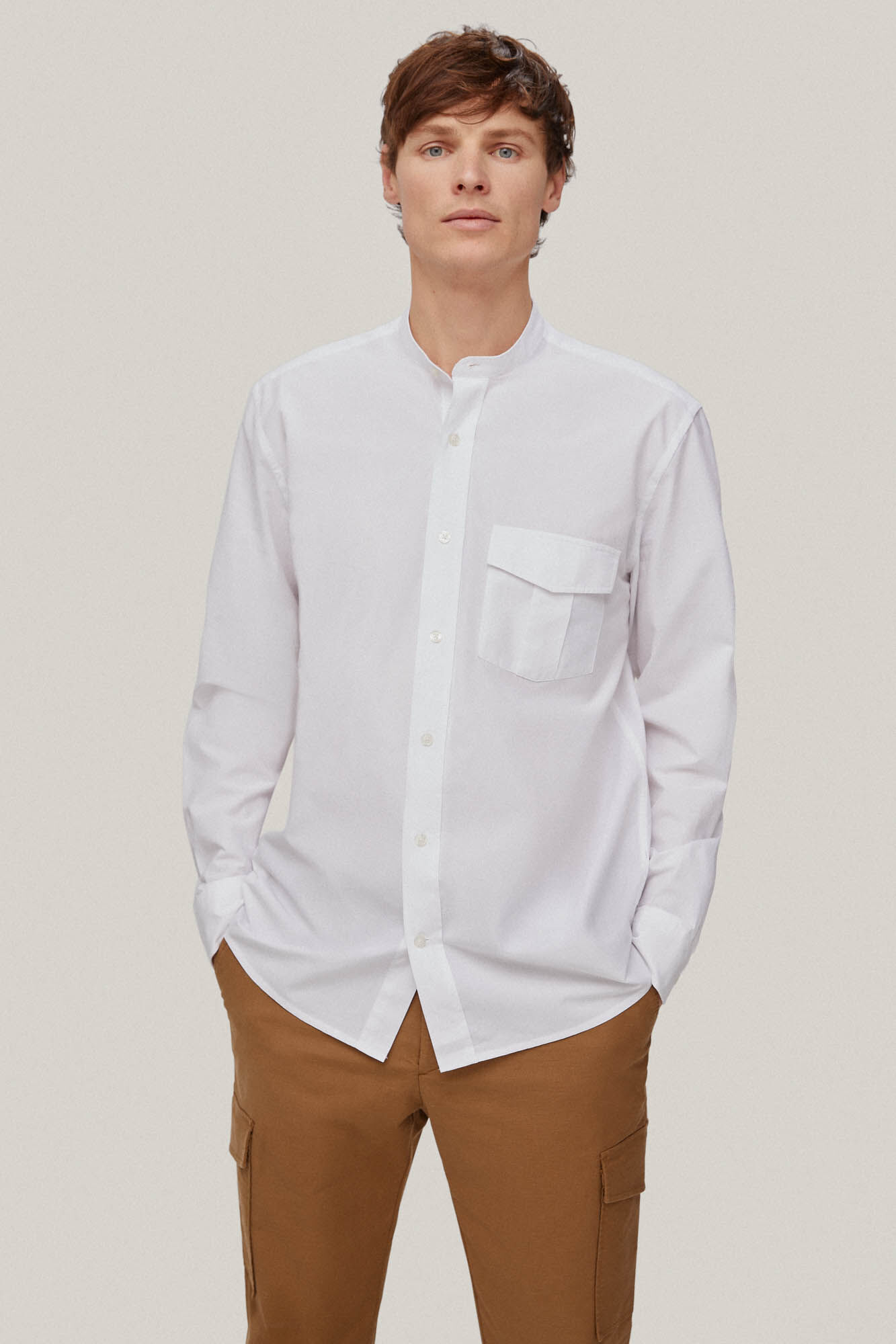 Camisa lisa com gola mandarim - Branca
