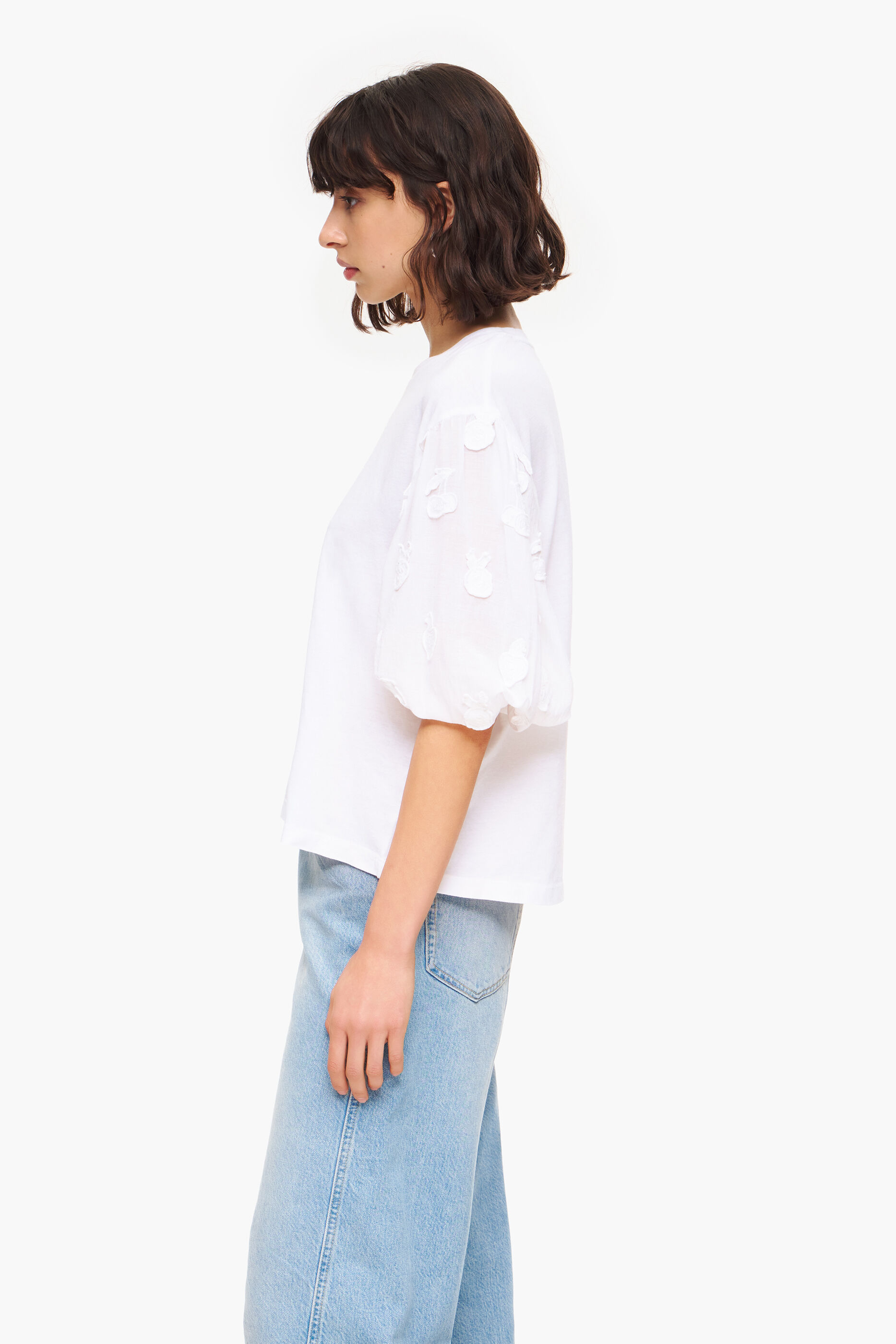 Camiseta branca de camada dupla