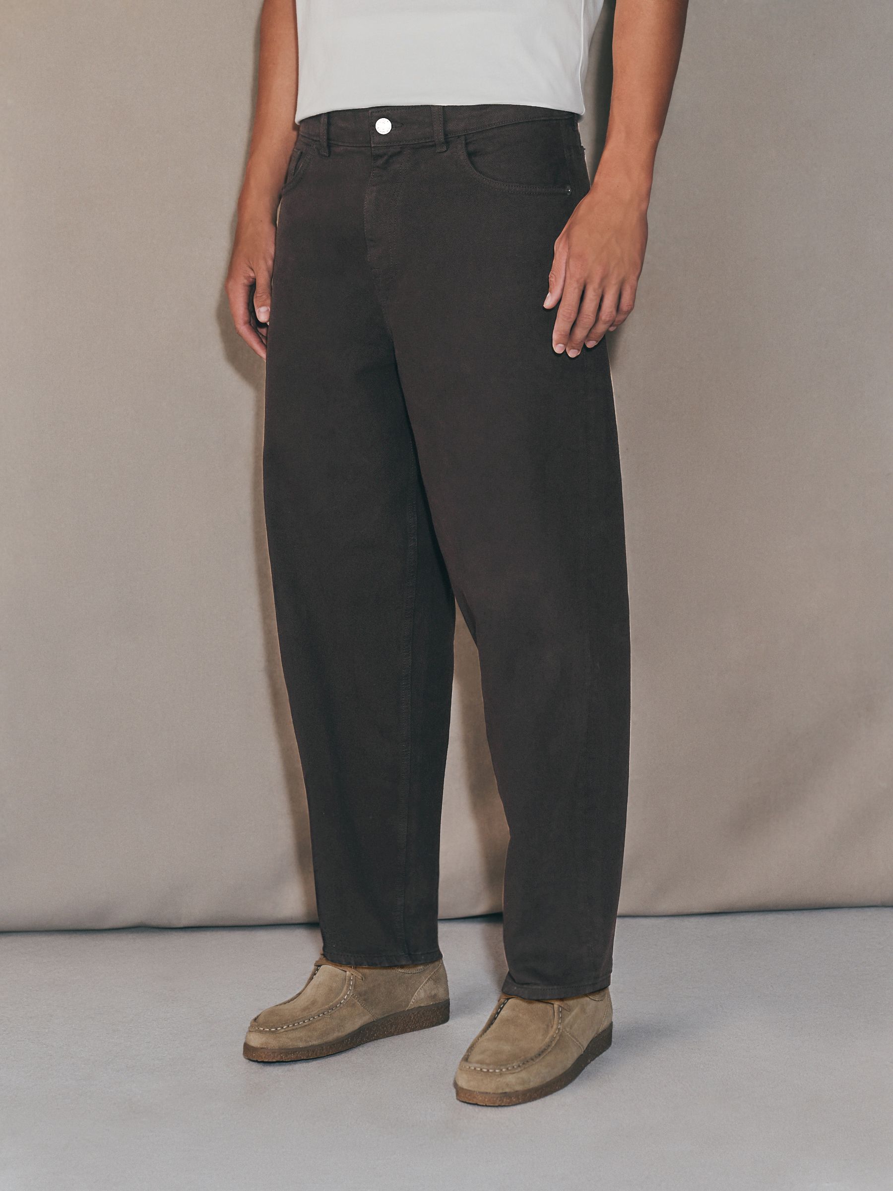 Bruin - EDIT Barrel Fit Jeans
