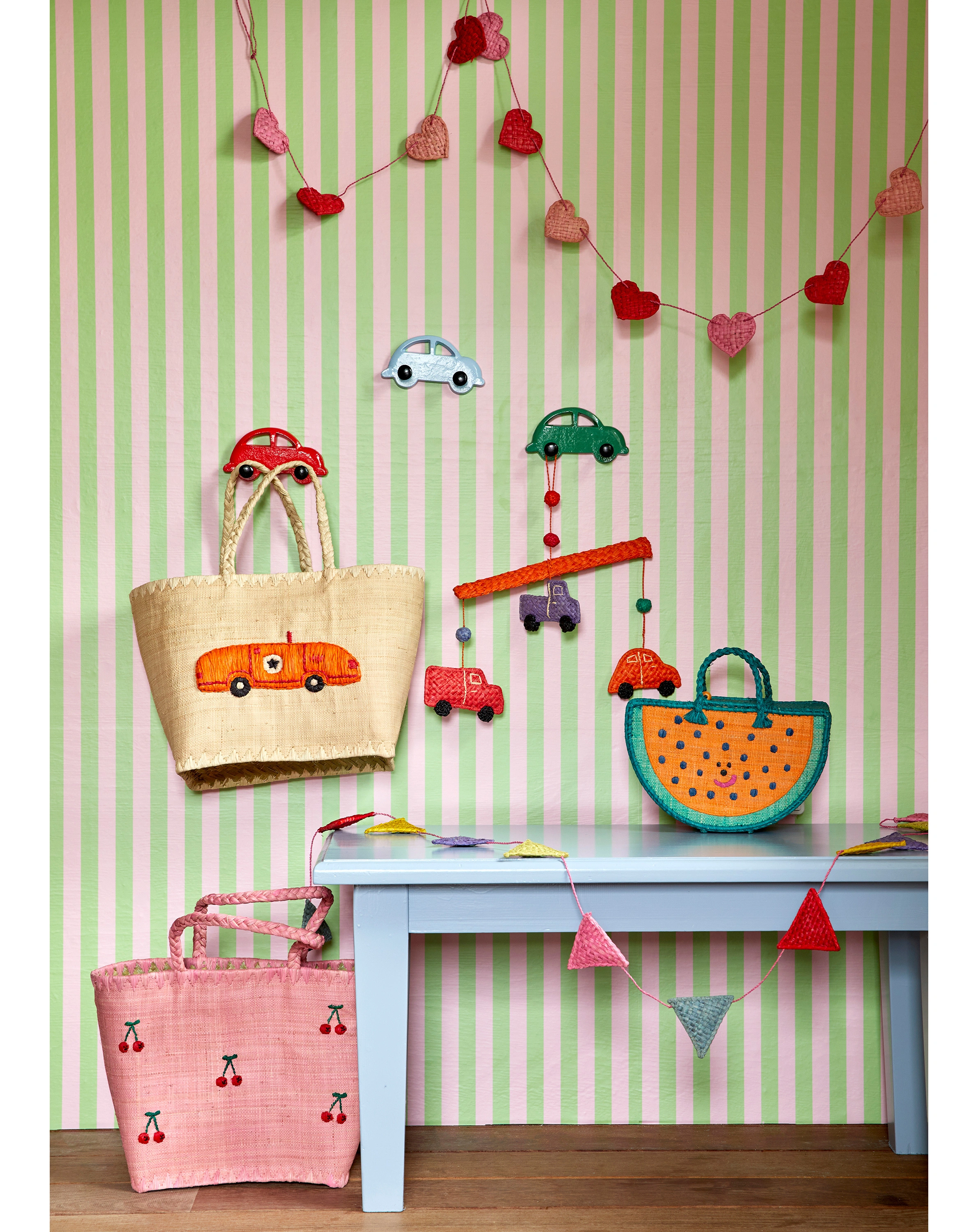 Raffia-Girlande HEARTS (180cm) in red/pink