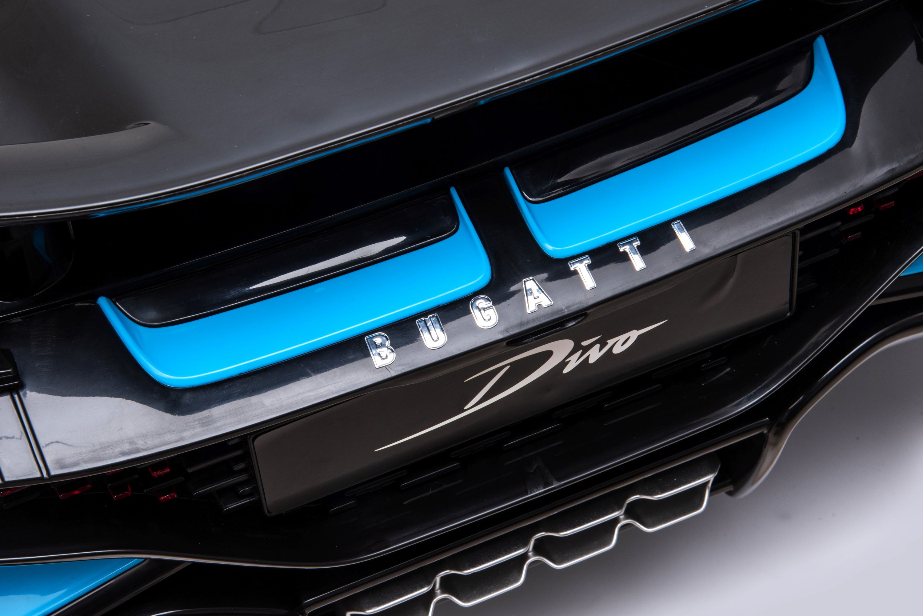 Elektroauto Kinder Bugatti Divo schwarz