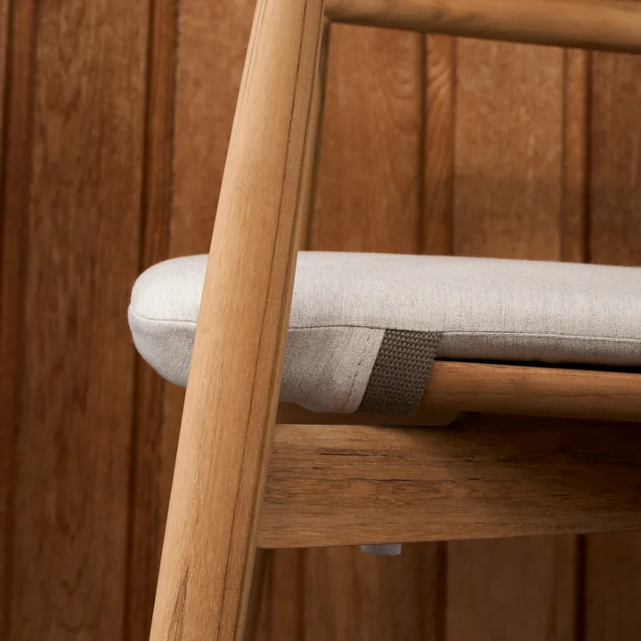 Carl Hansen - Embrace Auflage für Gartenarmlehnstuhl, grau (Agora Liso life oat)