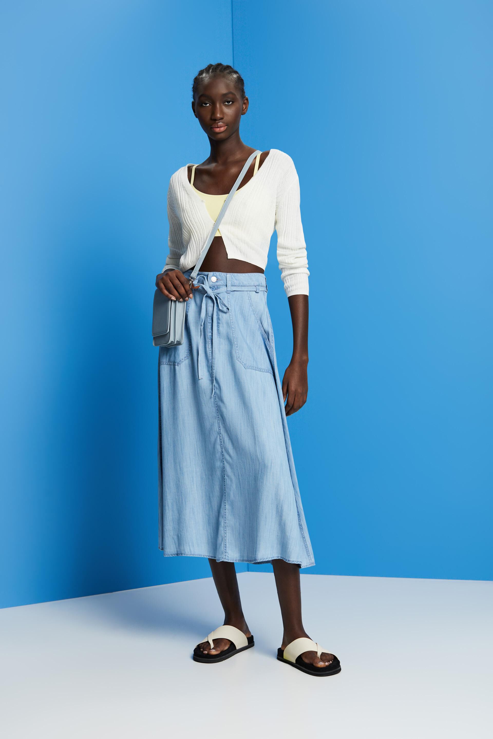 En TENCEL™ : la jupe longueur midi d´aspect denim