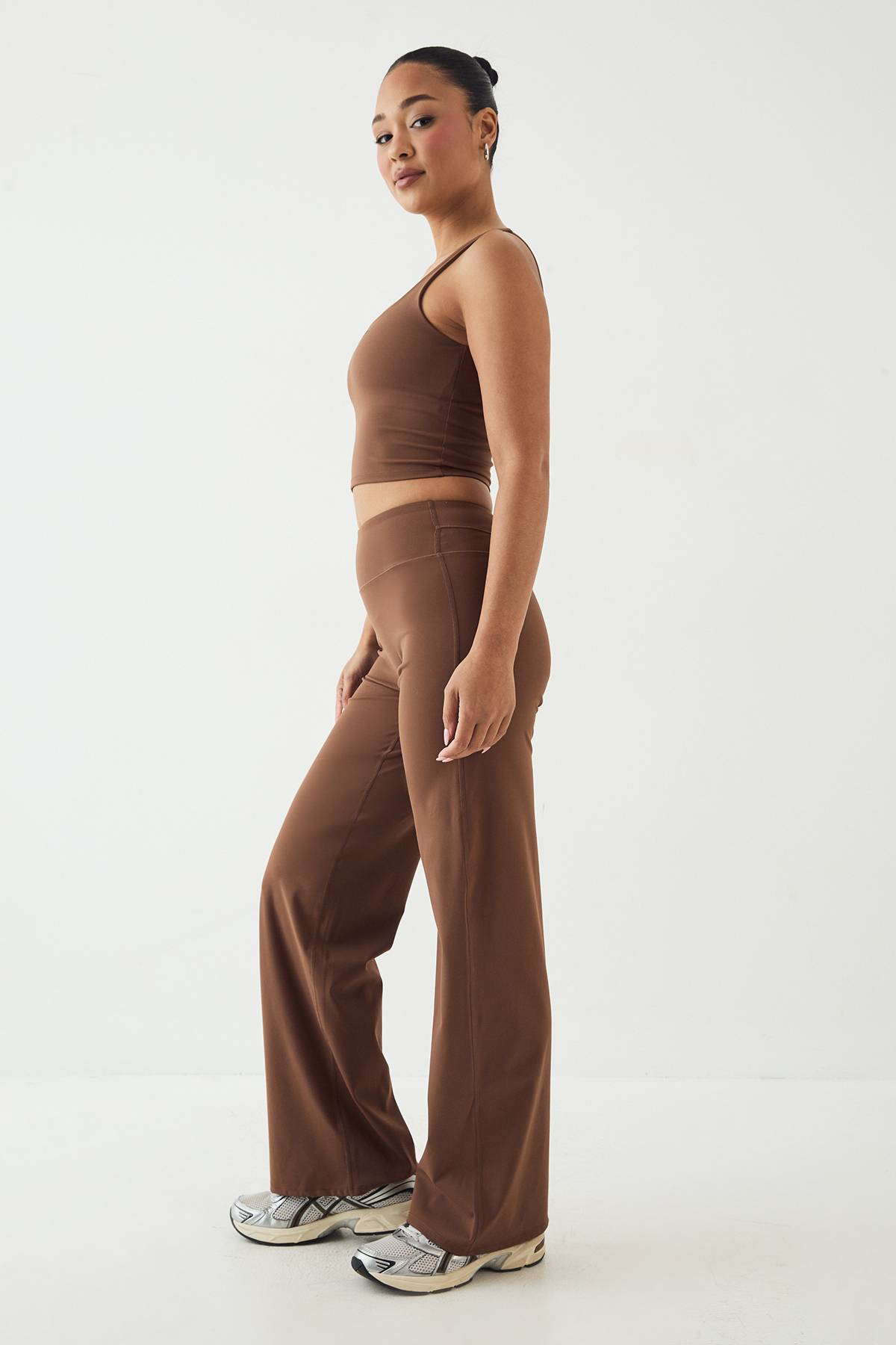 Pantalon De Yoga Jambe Droite Ultra Sculptant Avec Détails De Coutures Dsgn Studio