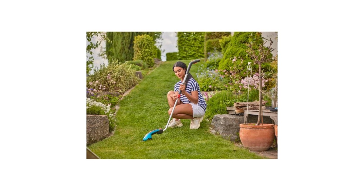 GARDENAAccugrasschaar ClassicCut Li Set  (Turquoise/zwart, Incl. Li-Ion-Accu 2,5Ah, Telescopische steel)