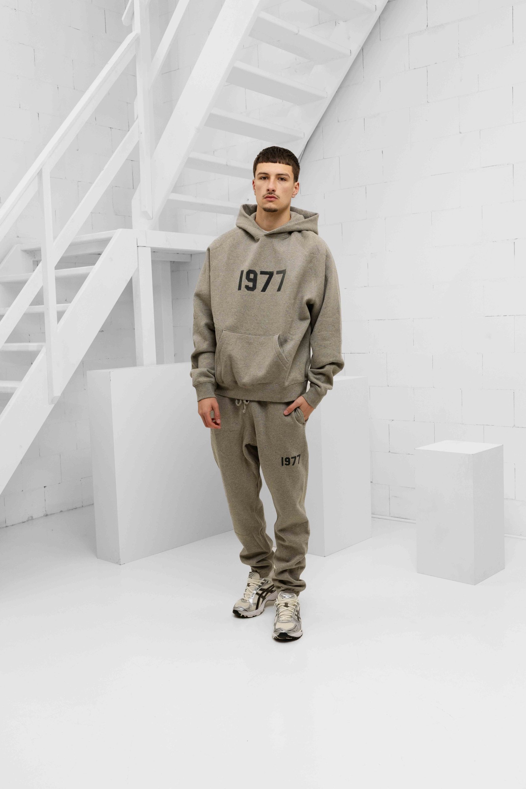Fear Of God Essentials 1977 Trainingspak Heren Grijs