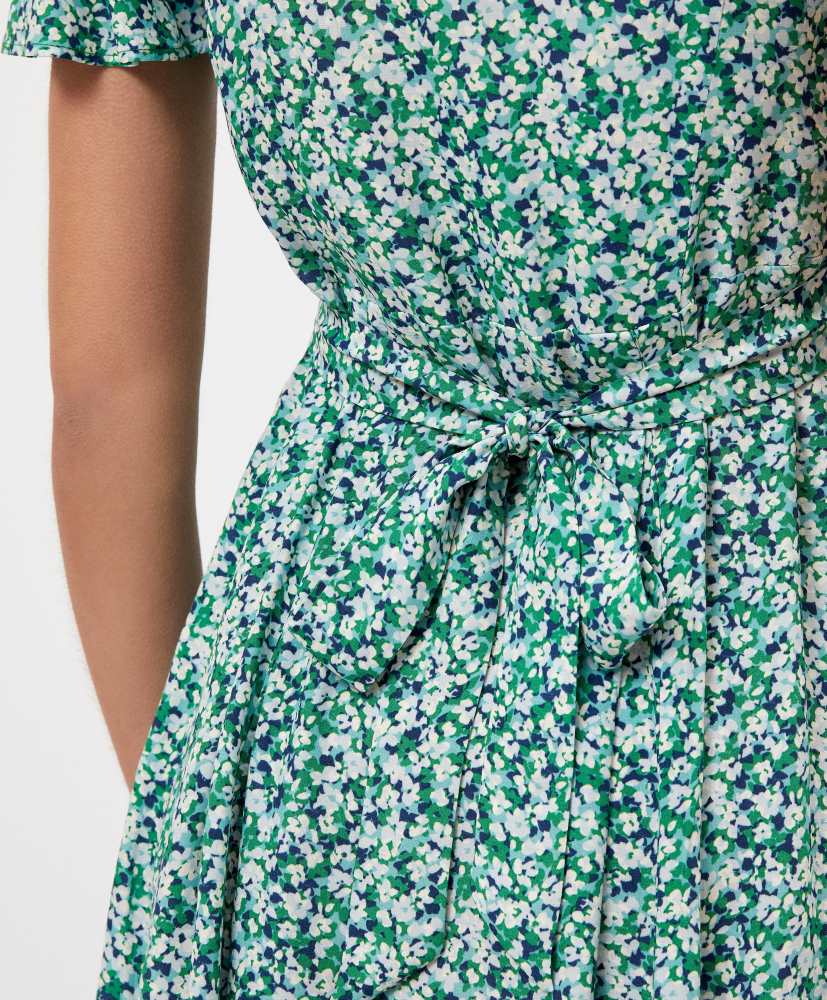 vestido floral curto