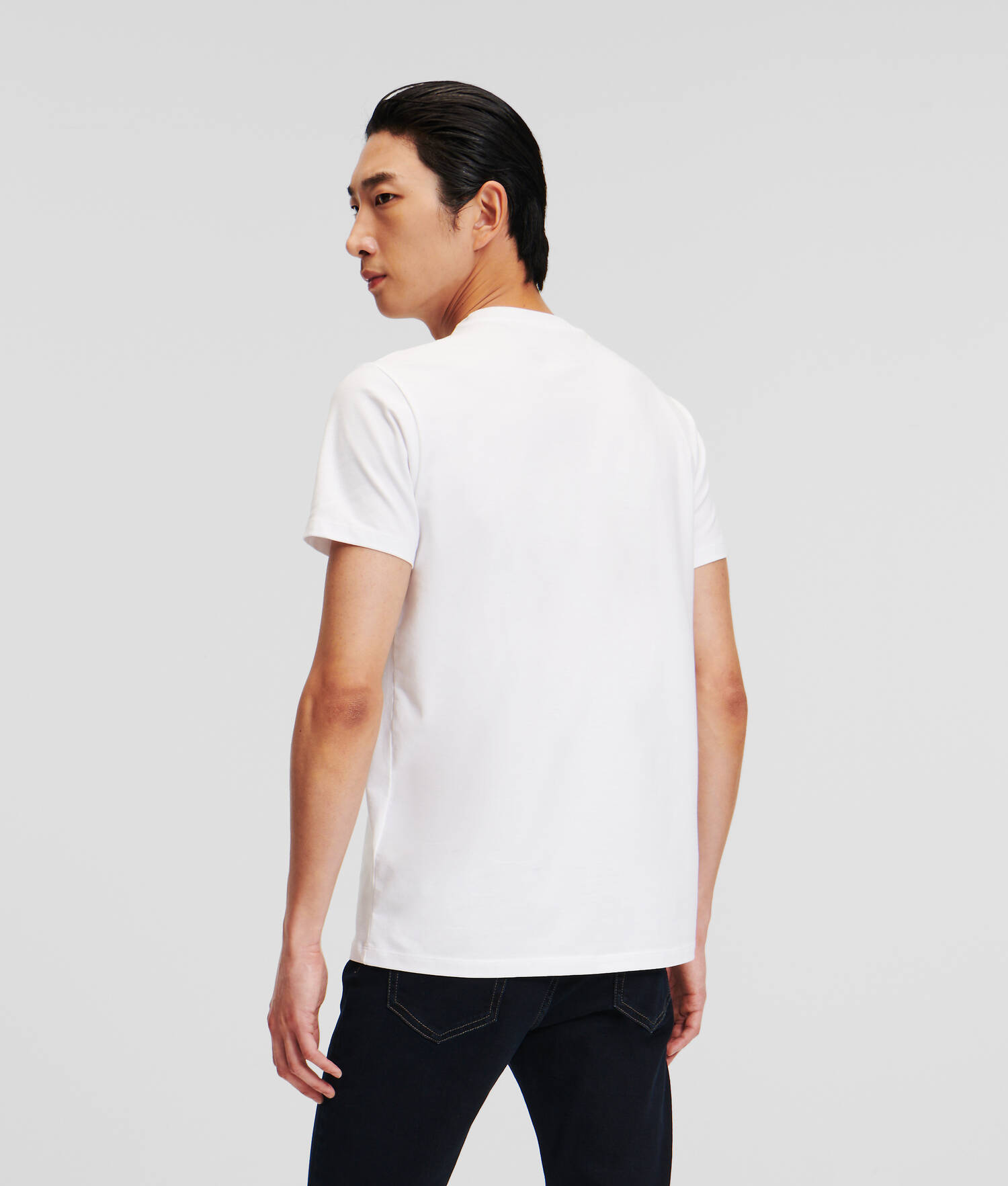 T-SHIRT AVEC LOGO ROND