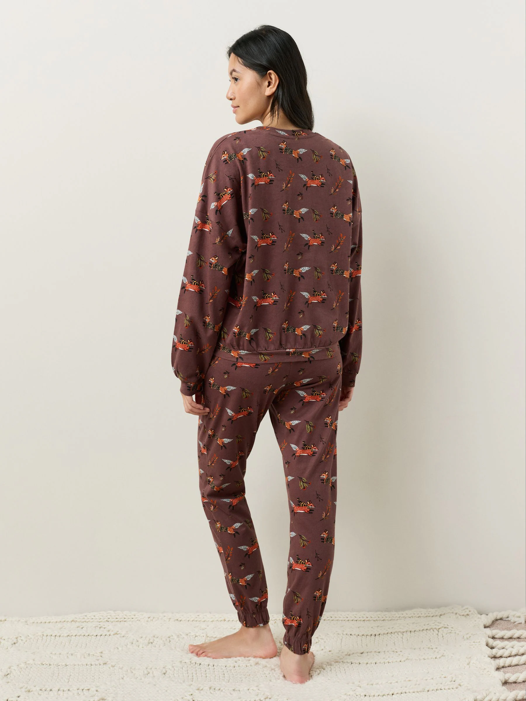 Chocoladebruin met vossenprint - Pyjama met lange mouwen
