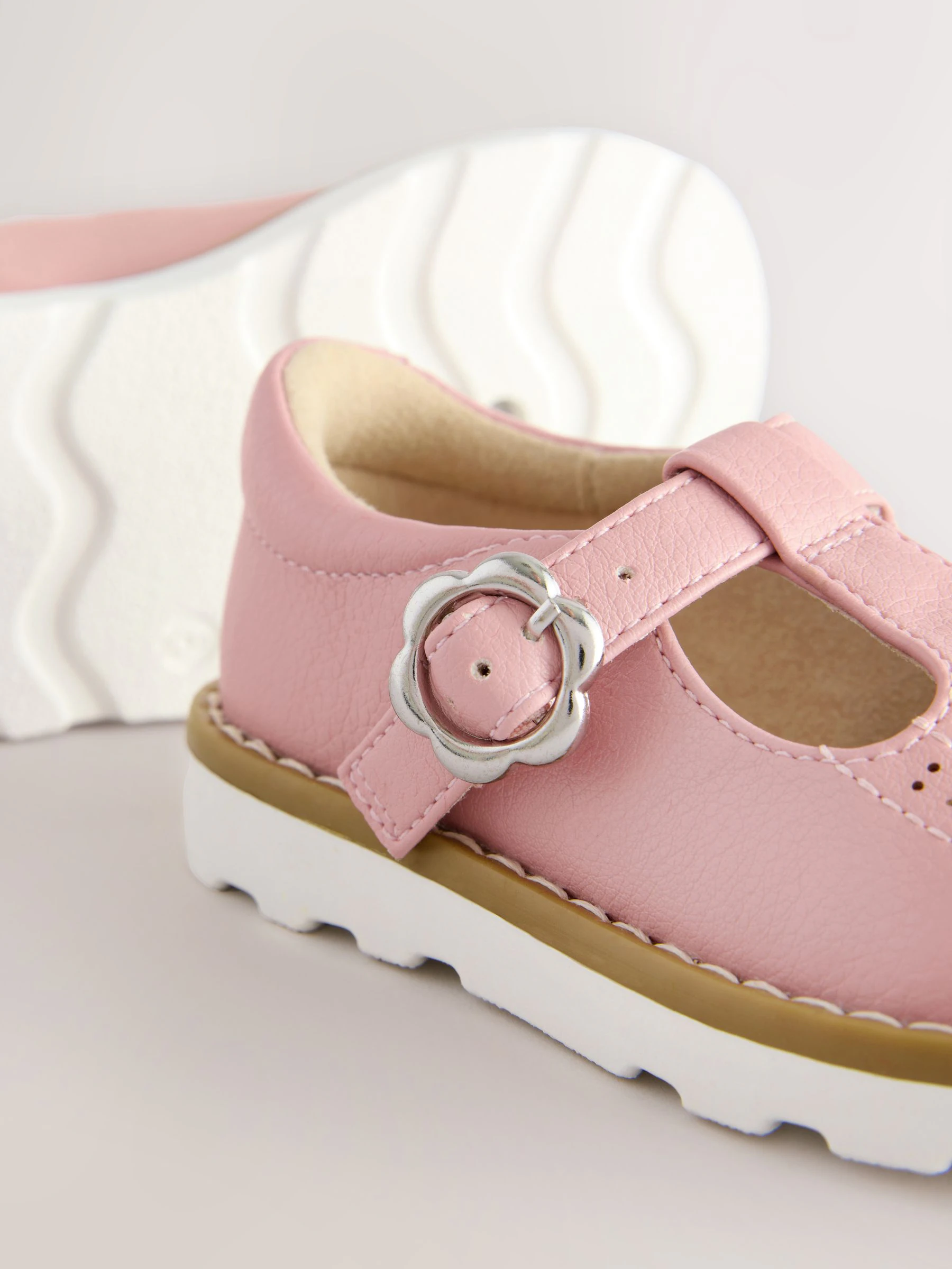 Roze - Schoenen met T-bandje
