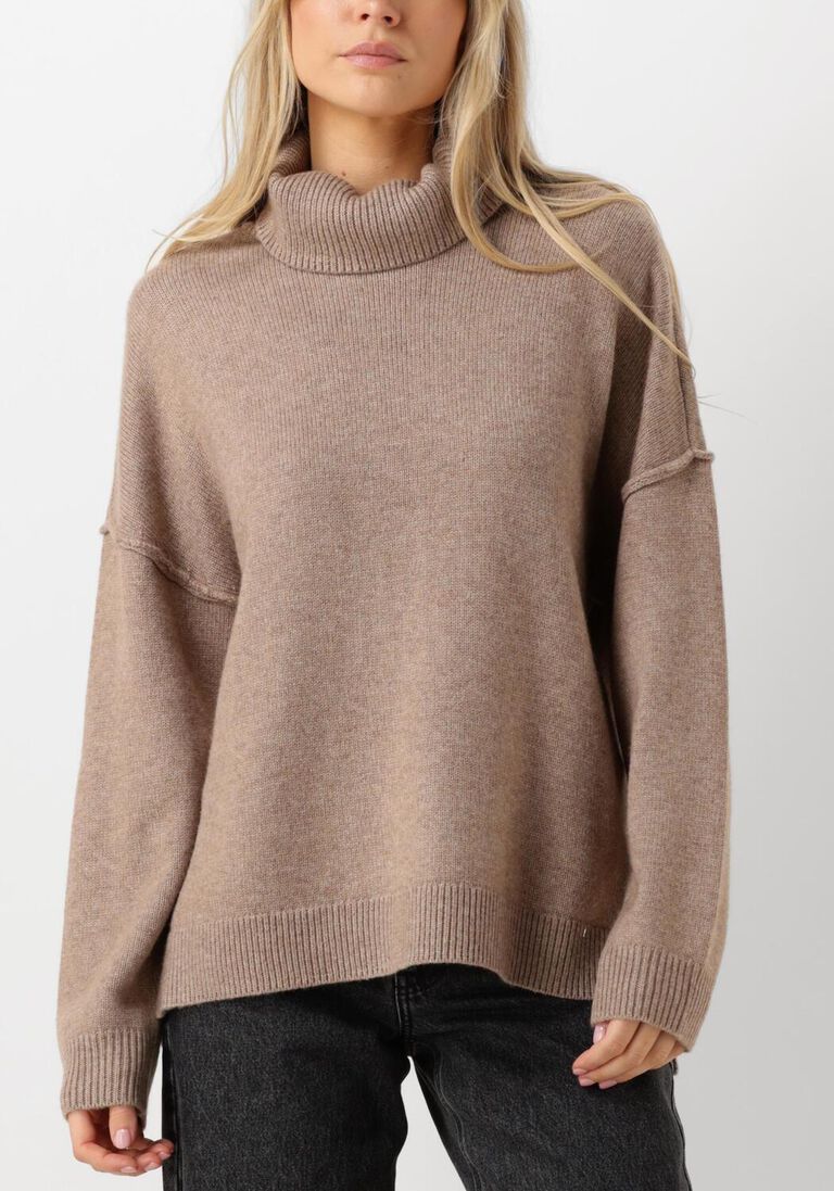 beige co'couture truien/vesten maja slit roll neck