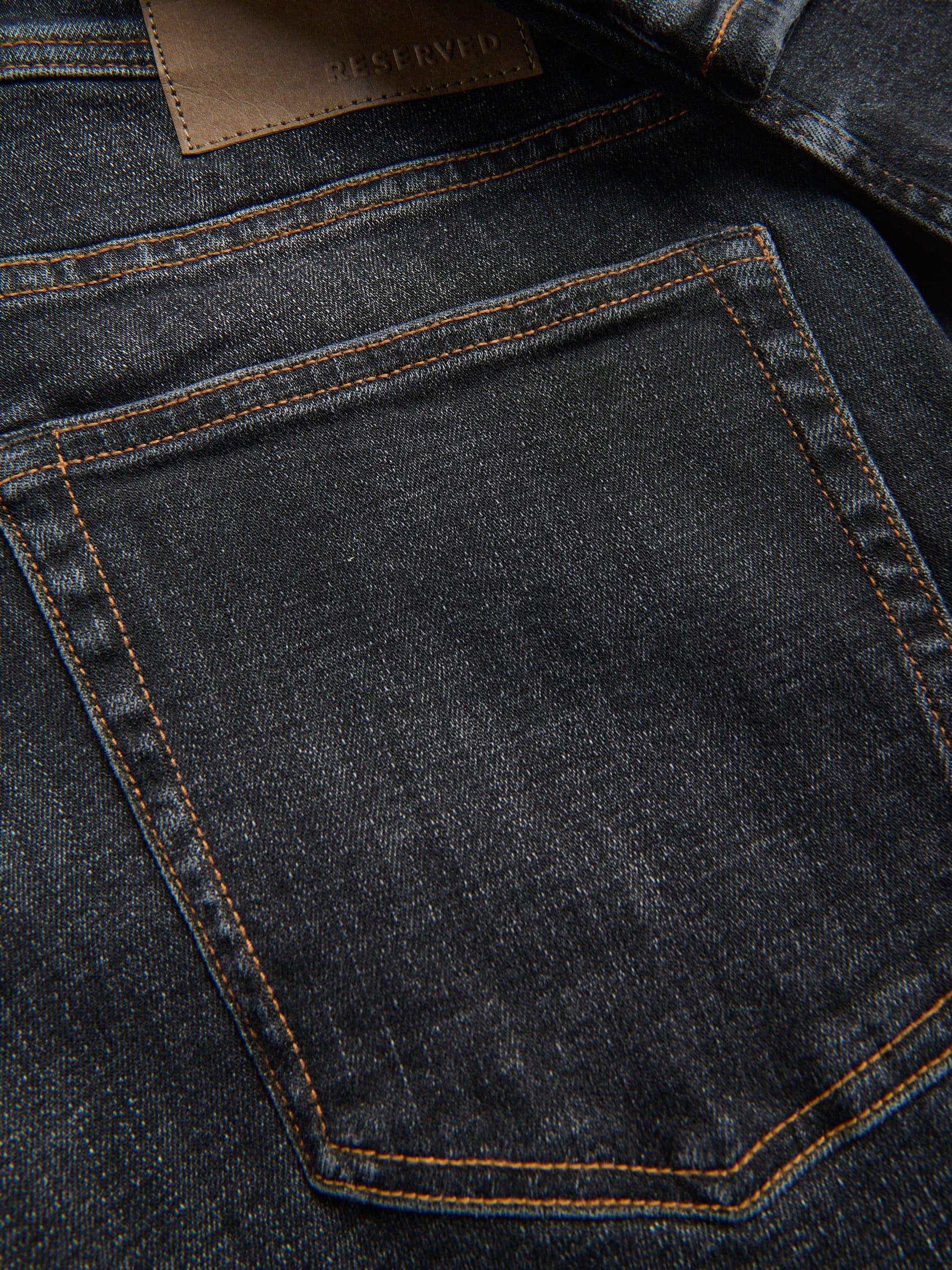 Jeans im Slim-Fit mit Wascheffekt