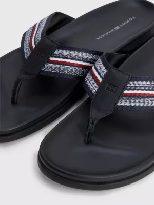 Chinelo de dedo com tira de tecido exclusiva