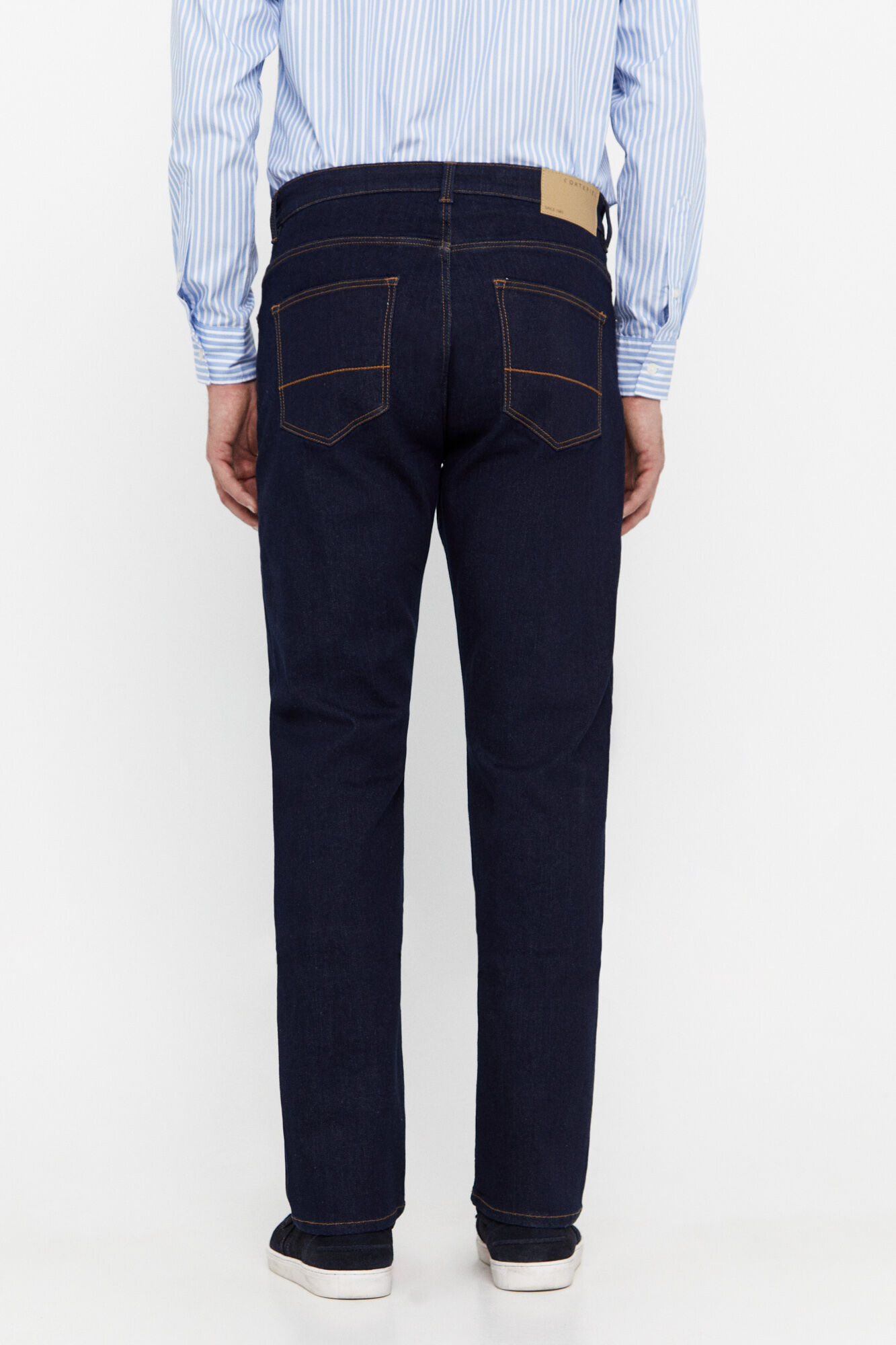 Calça jeans clássica e dinâmica - Azul marinho