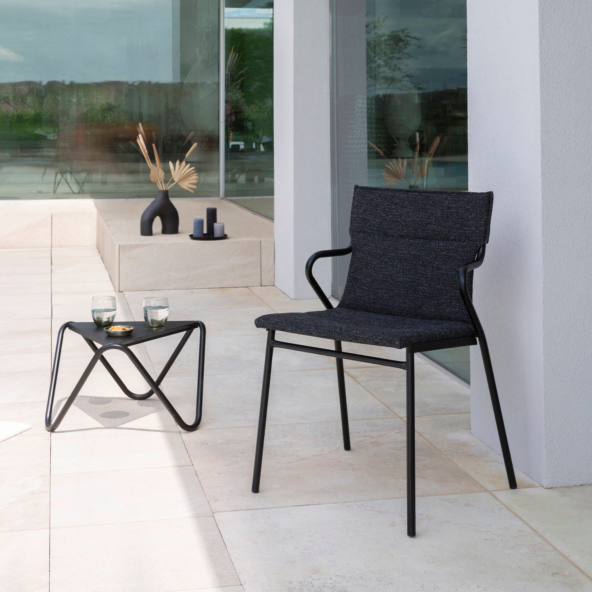 Couchtisch mikroperforierte Tischplatte Vogue Aluminium Schwarz Noir