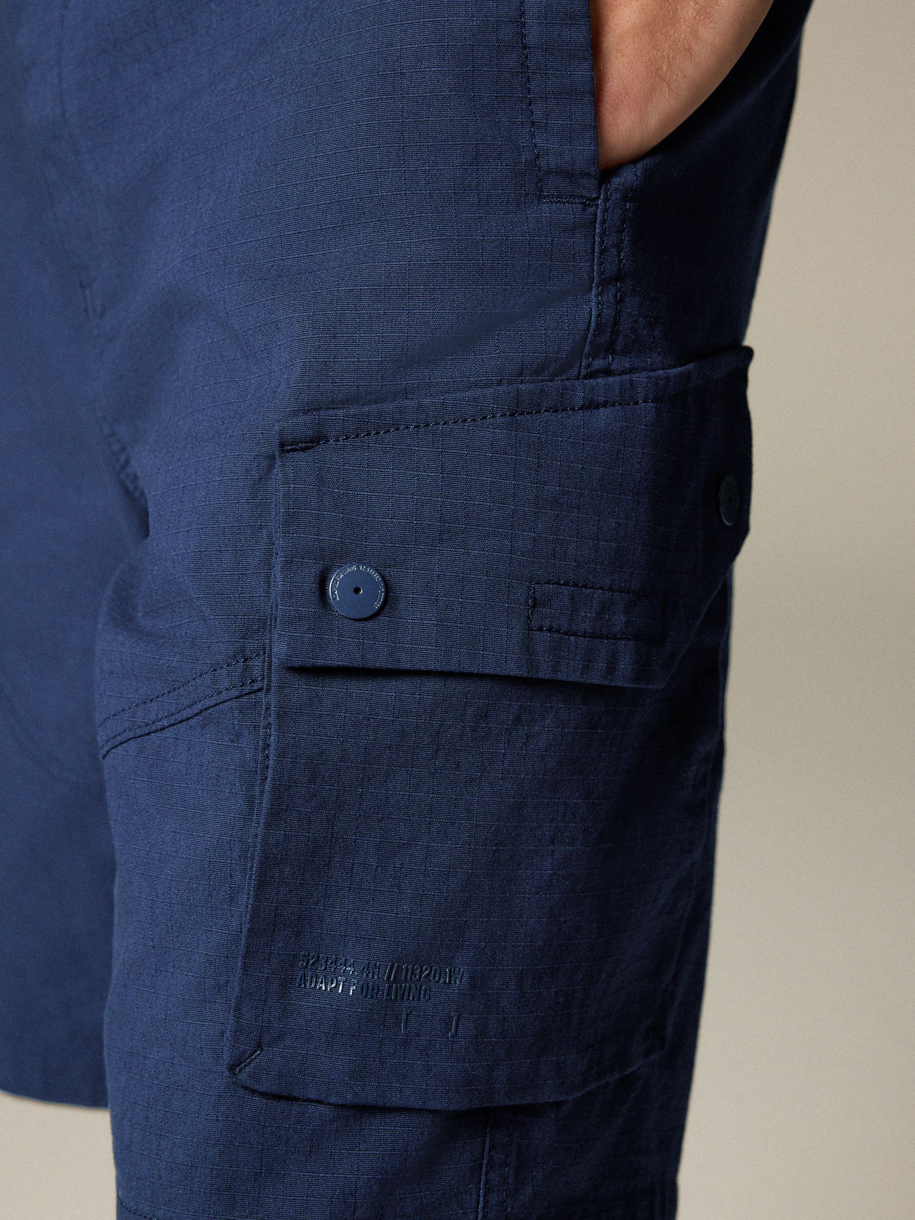 Marineblauw - Korte cargobroek met ceintuur van ripstop