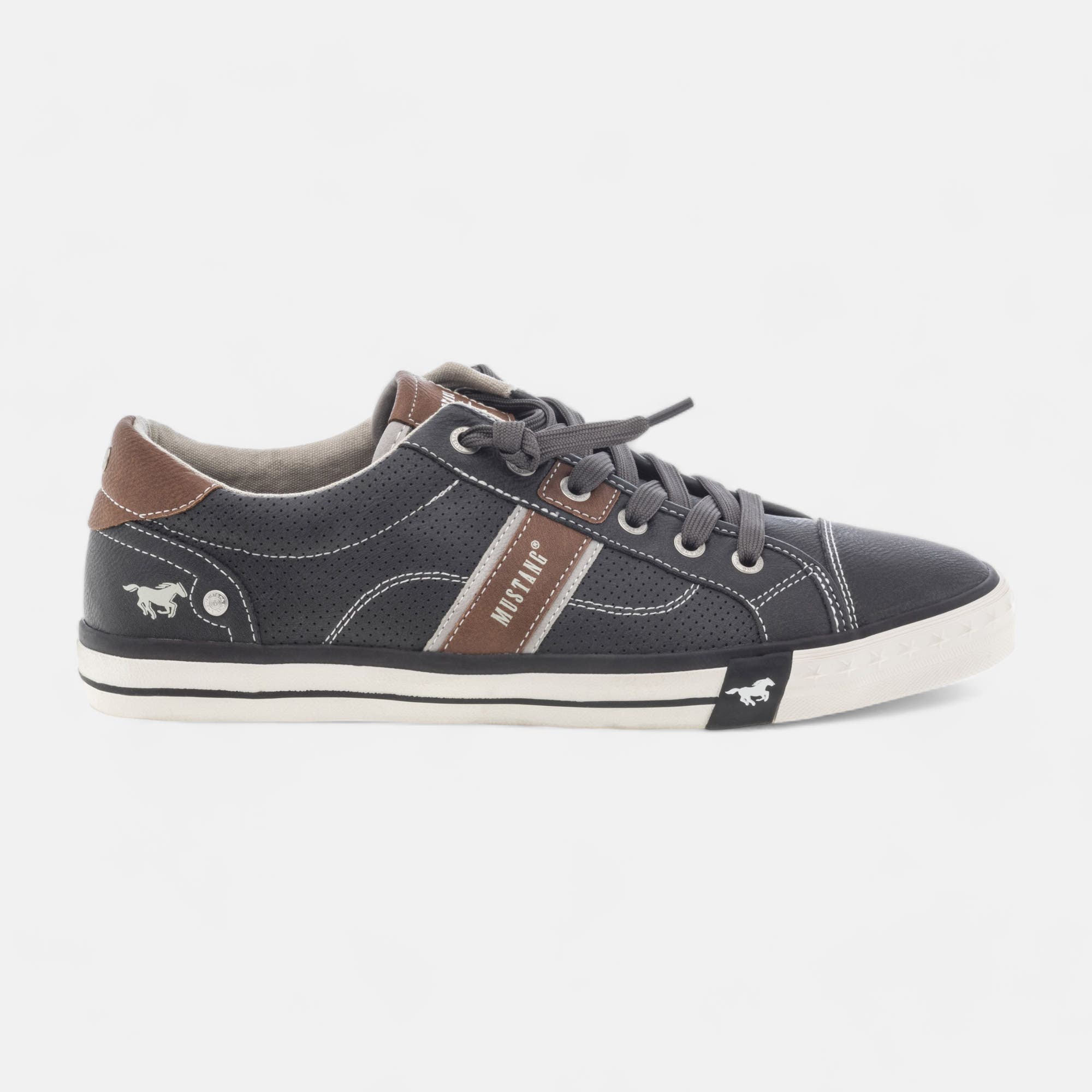 Baskets basses Homme noir