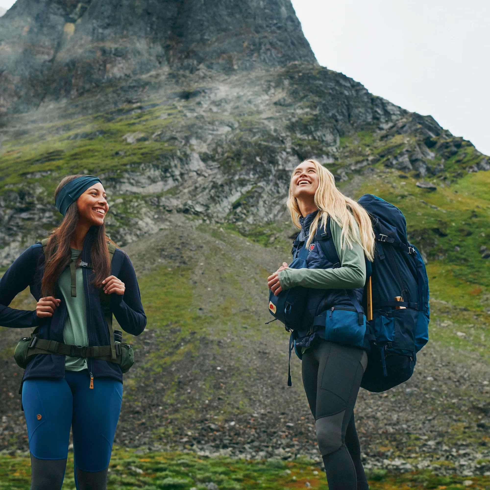 Fjällräven Women's Keb 72 Storm/Dark Navy