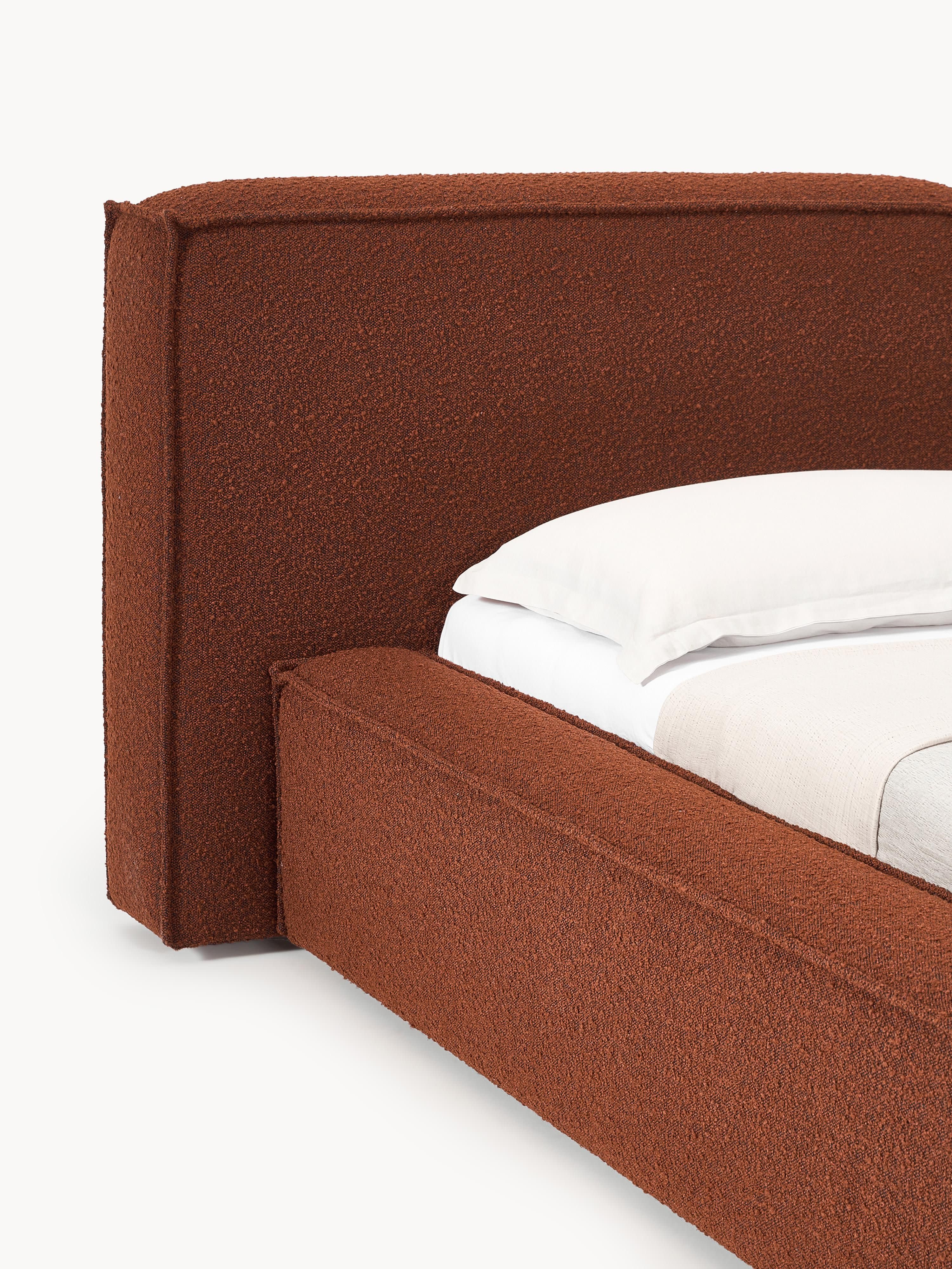 Bouclé gestoffeerd bed Lennon met opbergruimte