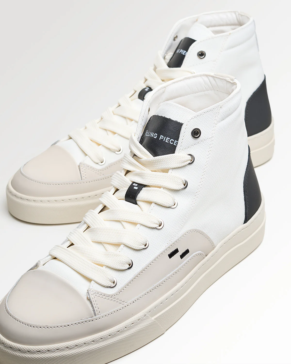 Riviera Mid White