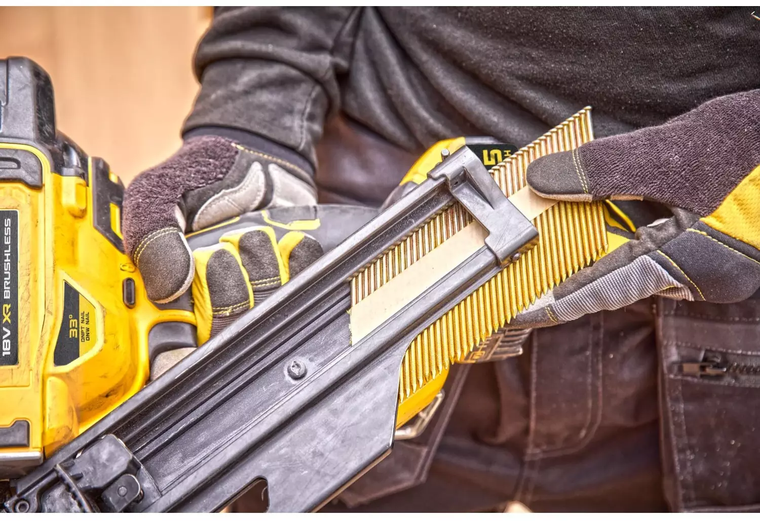 DeWALT DCN930N 18V Li-ion constructie tacker body - Enkelschot & bumpfire