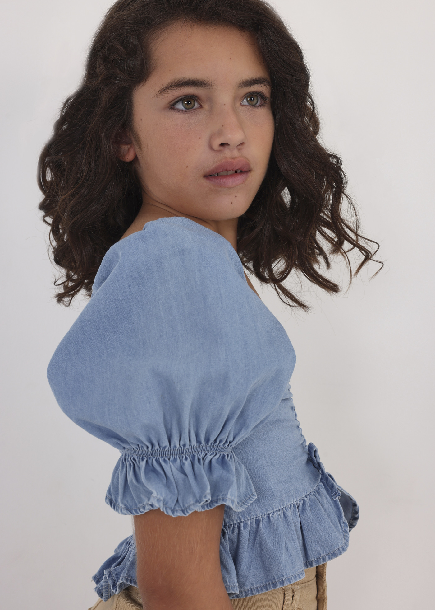 Blusa jeans com detalhes franzidos para meninas