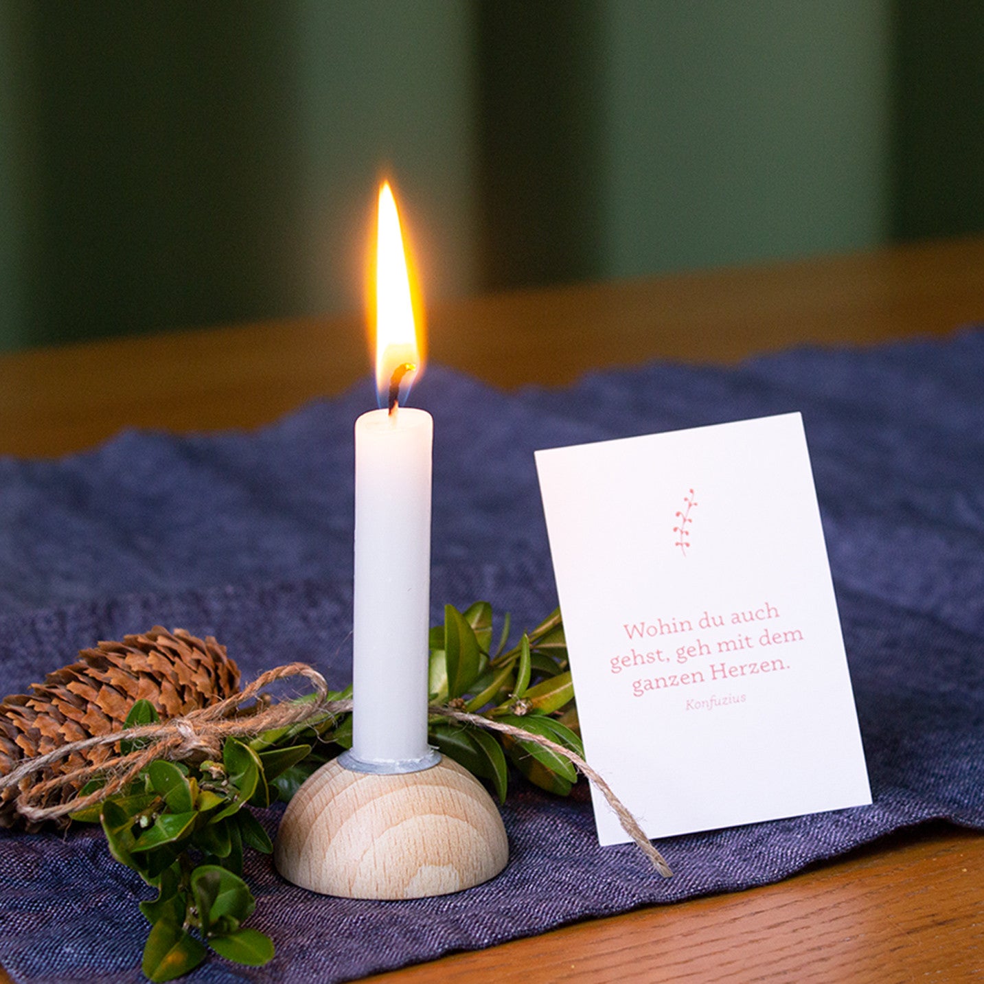 Adventskalender mit 24 Baumkerzenmomente