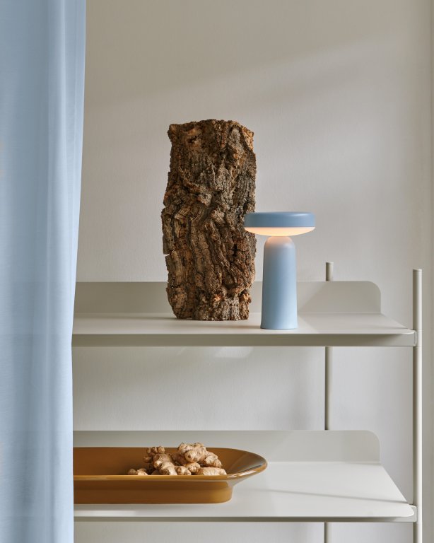 Muuto Ease tafellamp oplaadbaar LED lichtblauw