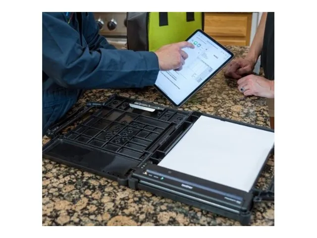 Brother PocketJet PJ-823 - Printer - S/H - direkte termisk - A4/Legal - 300 x 300 dpi - op til 13.5 spm - USB-C