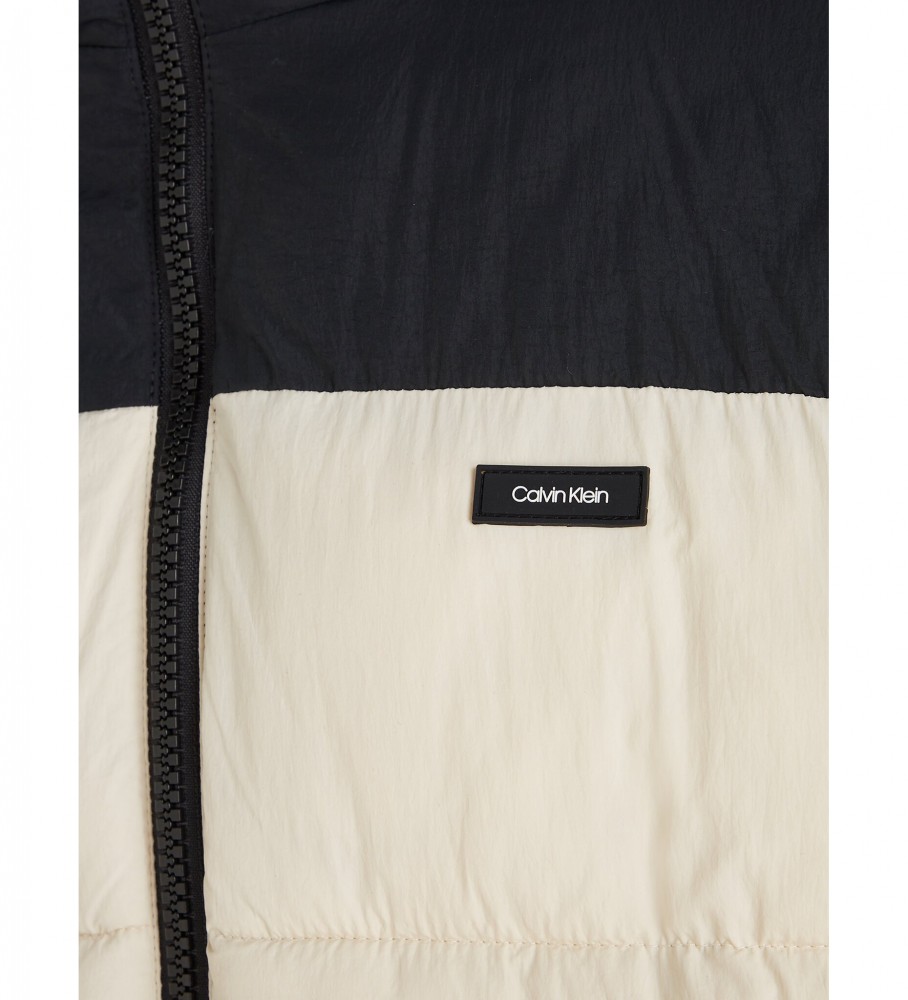 Jaqueta acolchoada Calvin Klein bege com blocos de cor