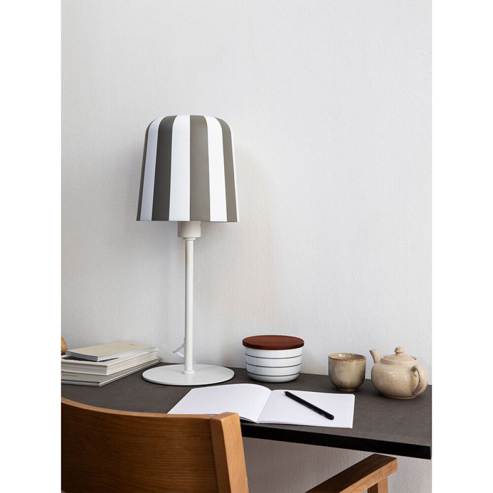 BORDLAMPE DYBERG LARSEN GRY GRÅ/HVIT