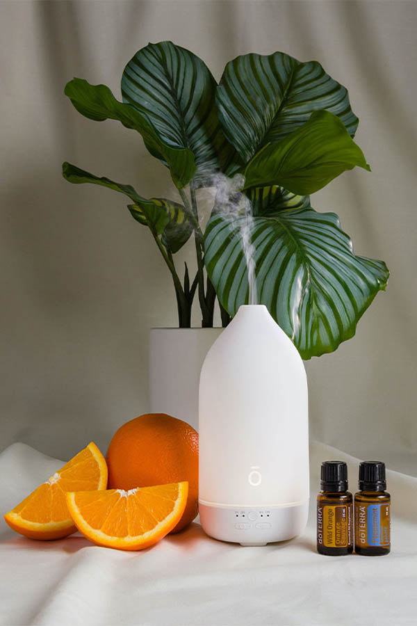 Diffuseur Laluz™ avec les huiles de menthe poivrée et d’orange sauvage
