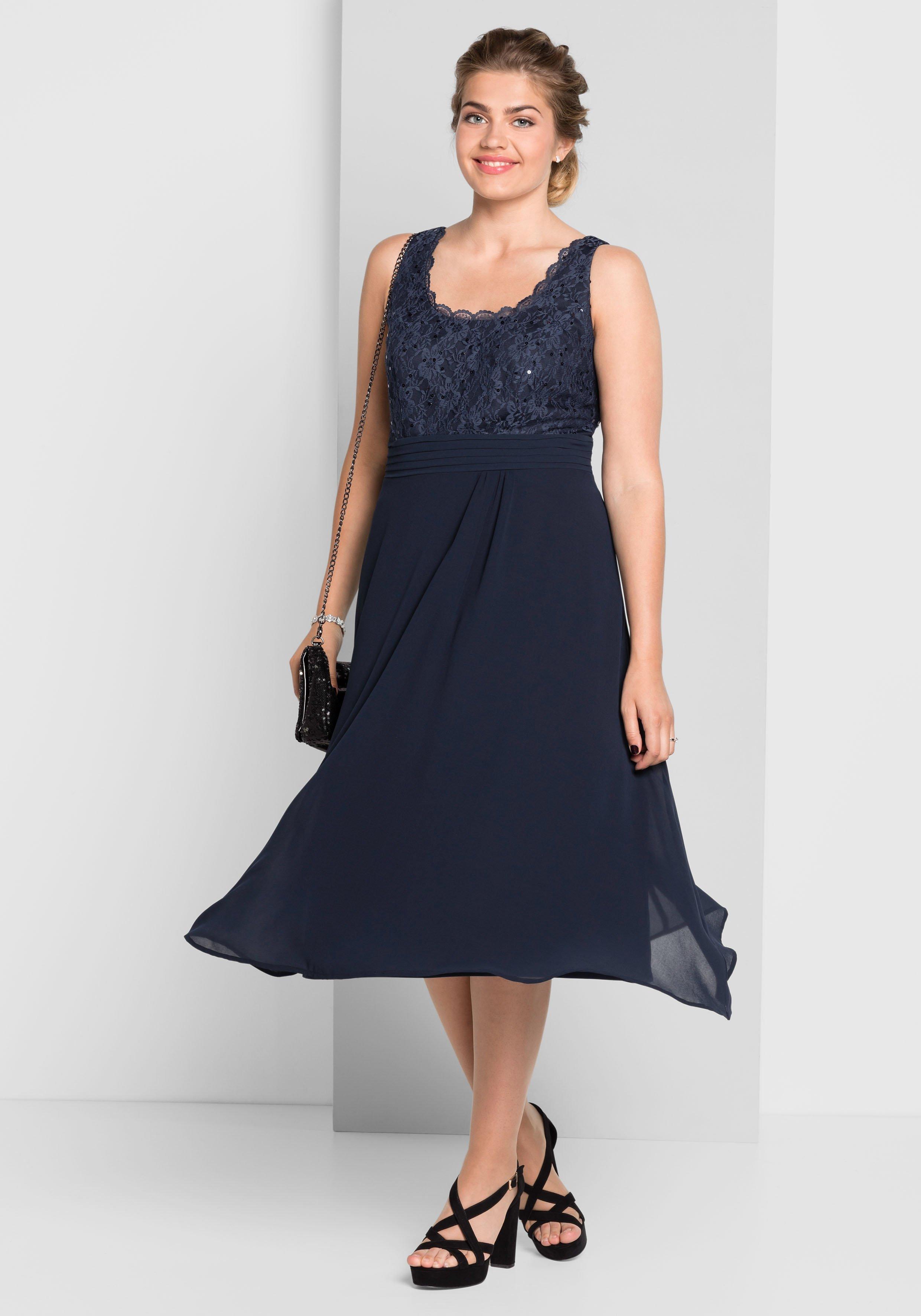 Abendkleid mit Spitze