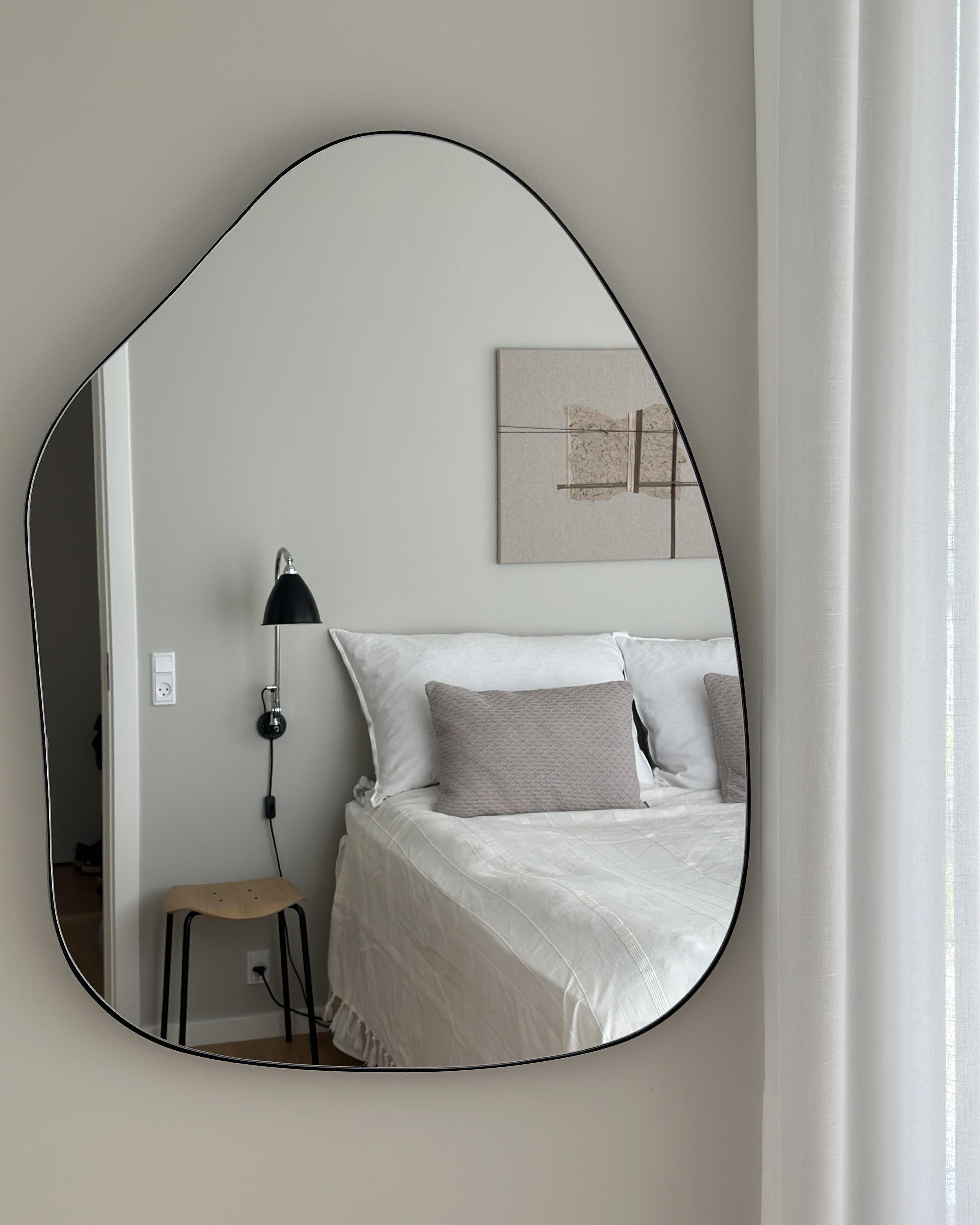 Wandspiegel PUTEAUX 70 cm 92 cm Metaal Zwart