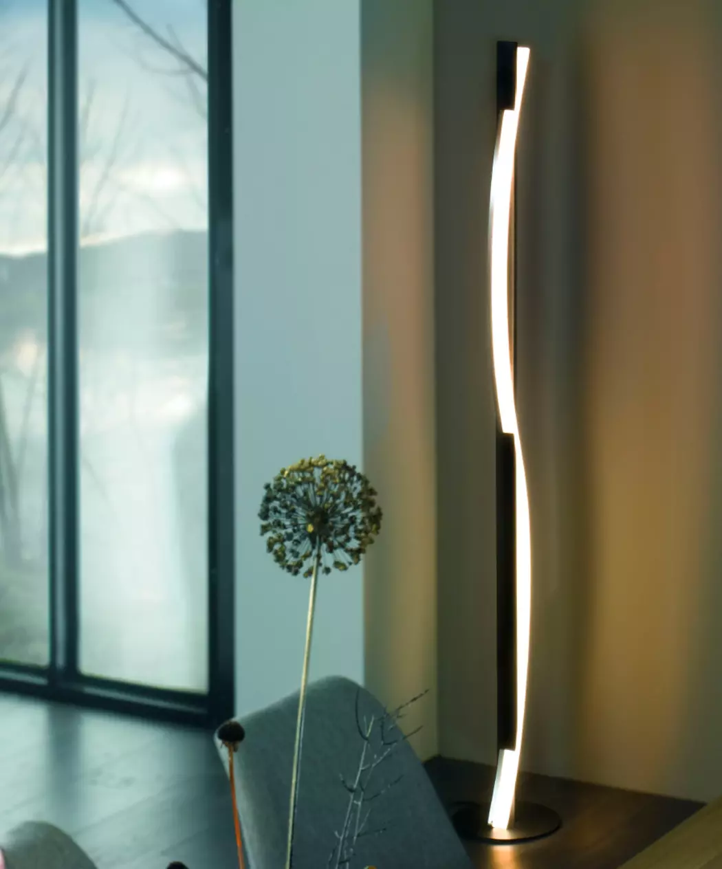 LED-Stehlampe Bridge