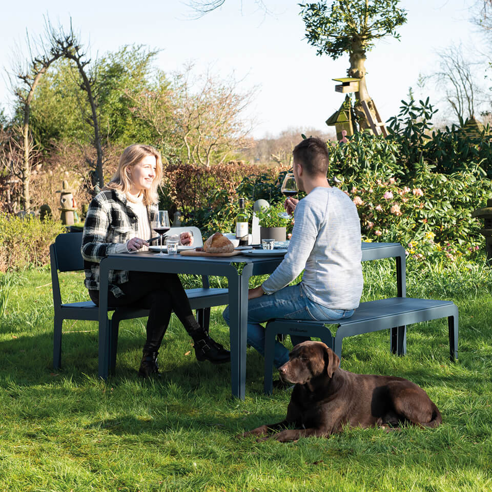 Tuinbank Bended Bench met rugleuning pale green