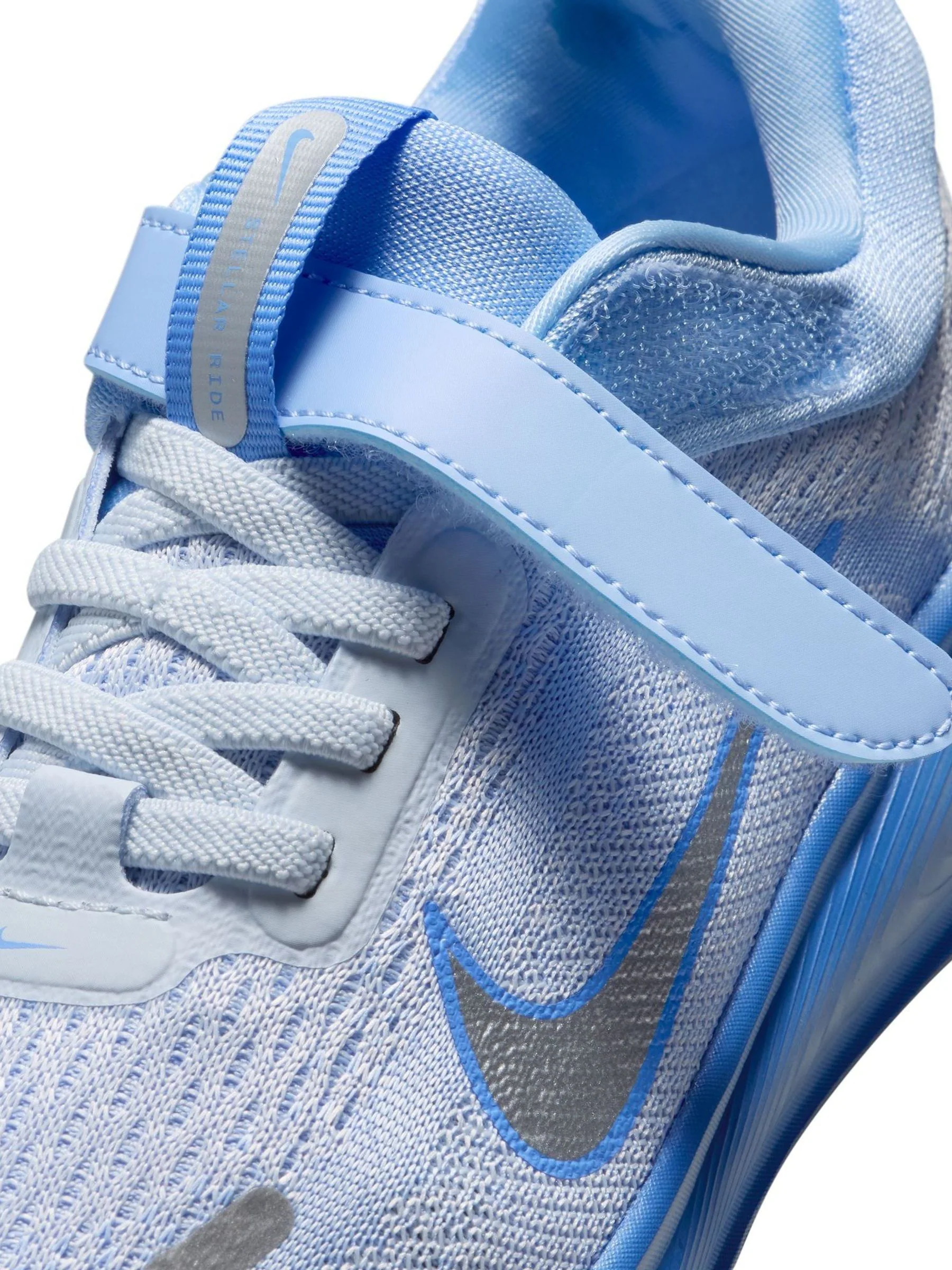 Zilvergrijs - Nike Junior Stellar Ride Trainers