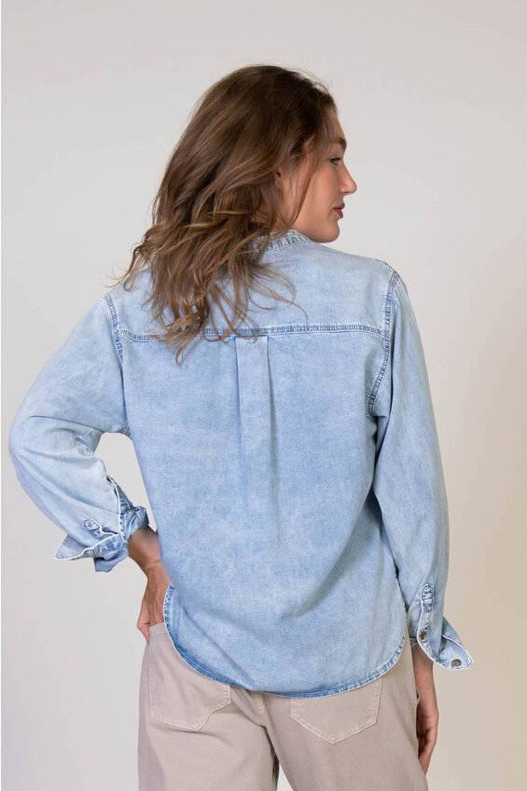 LOVE2WAIT denim zwangerschapsblouse light blue denim