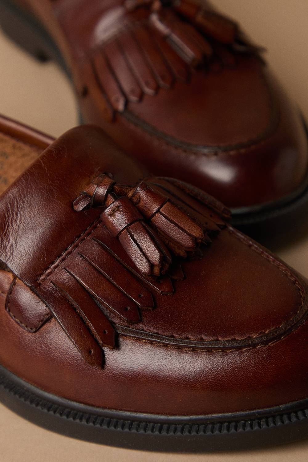 Oasis Mocassins à Pompons Brighton en Cuir Véritable