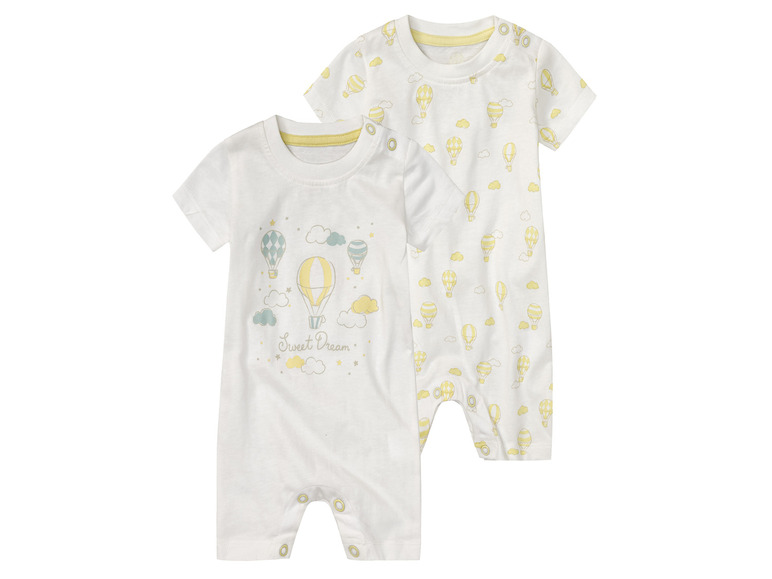 2 baby pyjama's