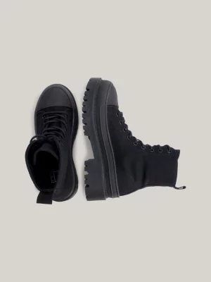 Botas de cano curto de lona com travas grossas
