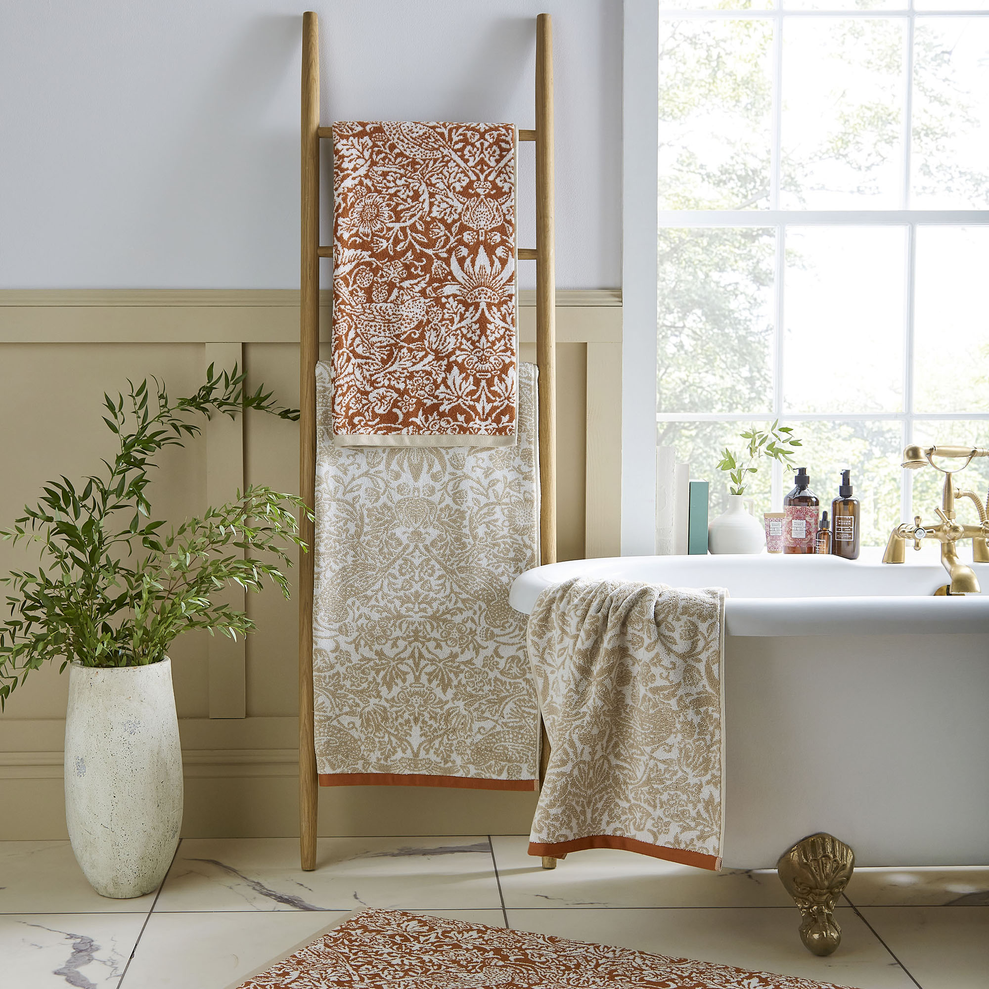 Badhanddoek Strawberry Thief Linen-rust 100x150 cm