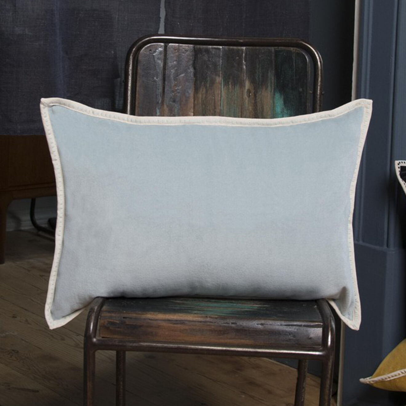 Febronie Housse de coussin velours Ella vert céladon