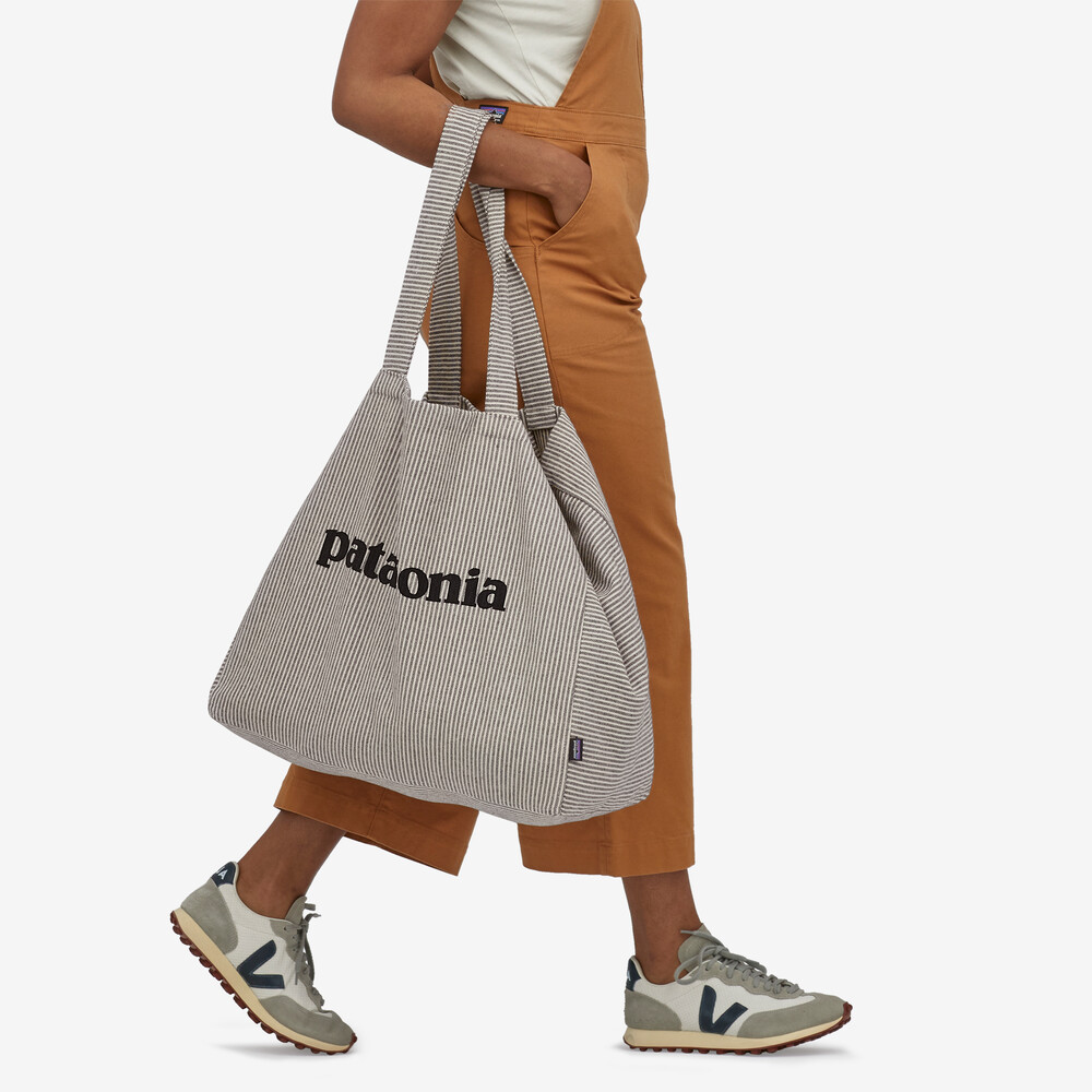 Recycelte, übergroße Tragetasche