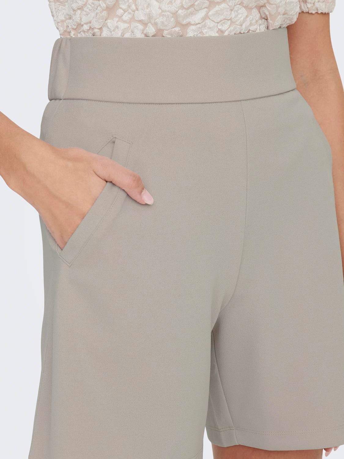 Jacqueline De Yong  Louisville Catia Shorts