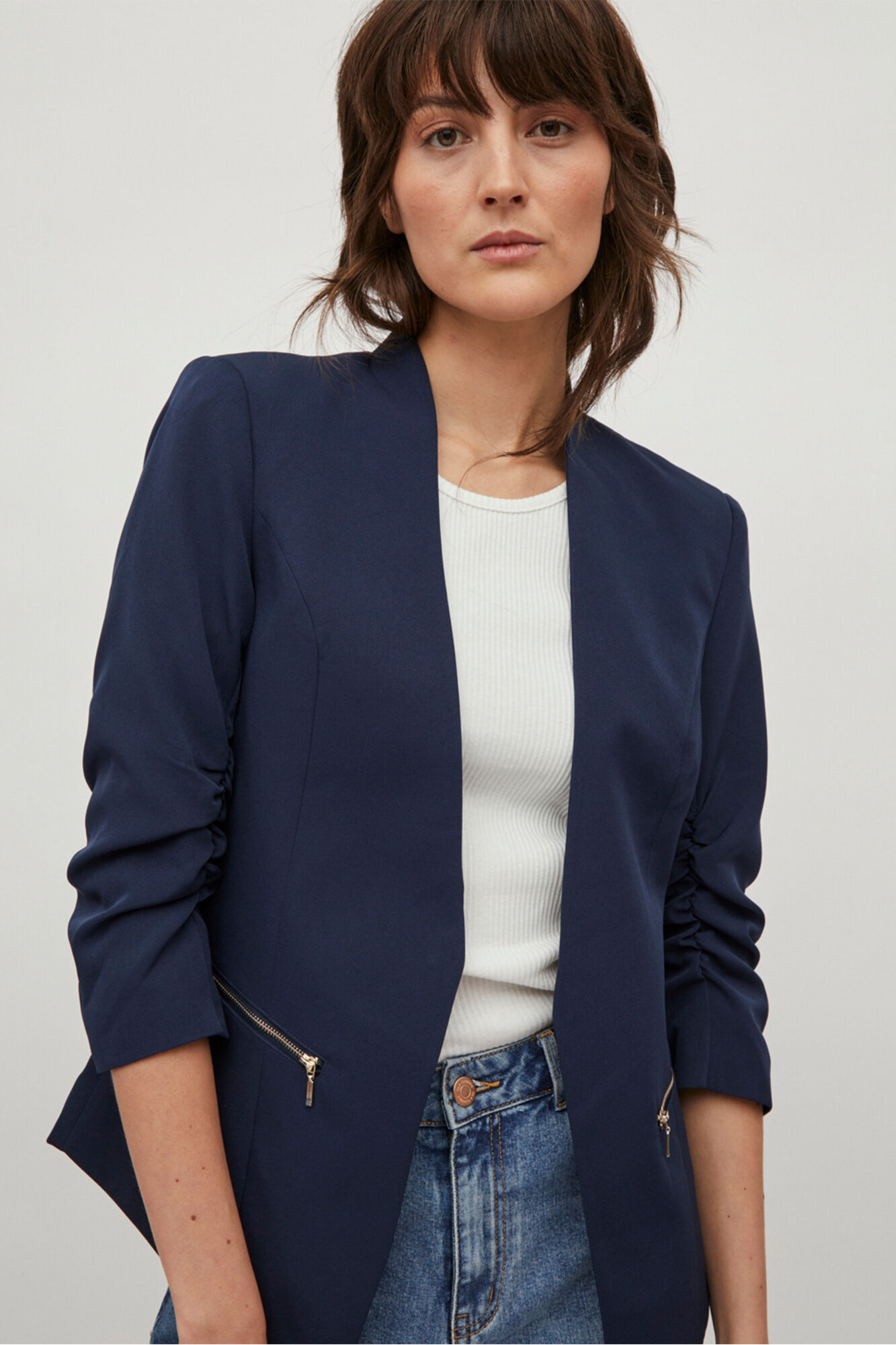 Blazer feminino acinturado - Azul marinho