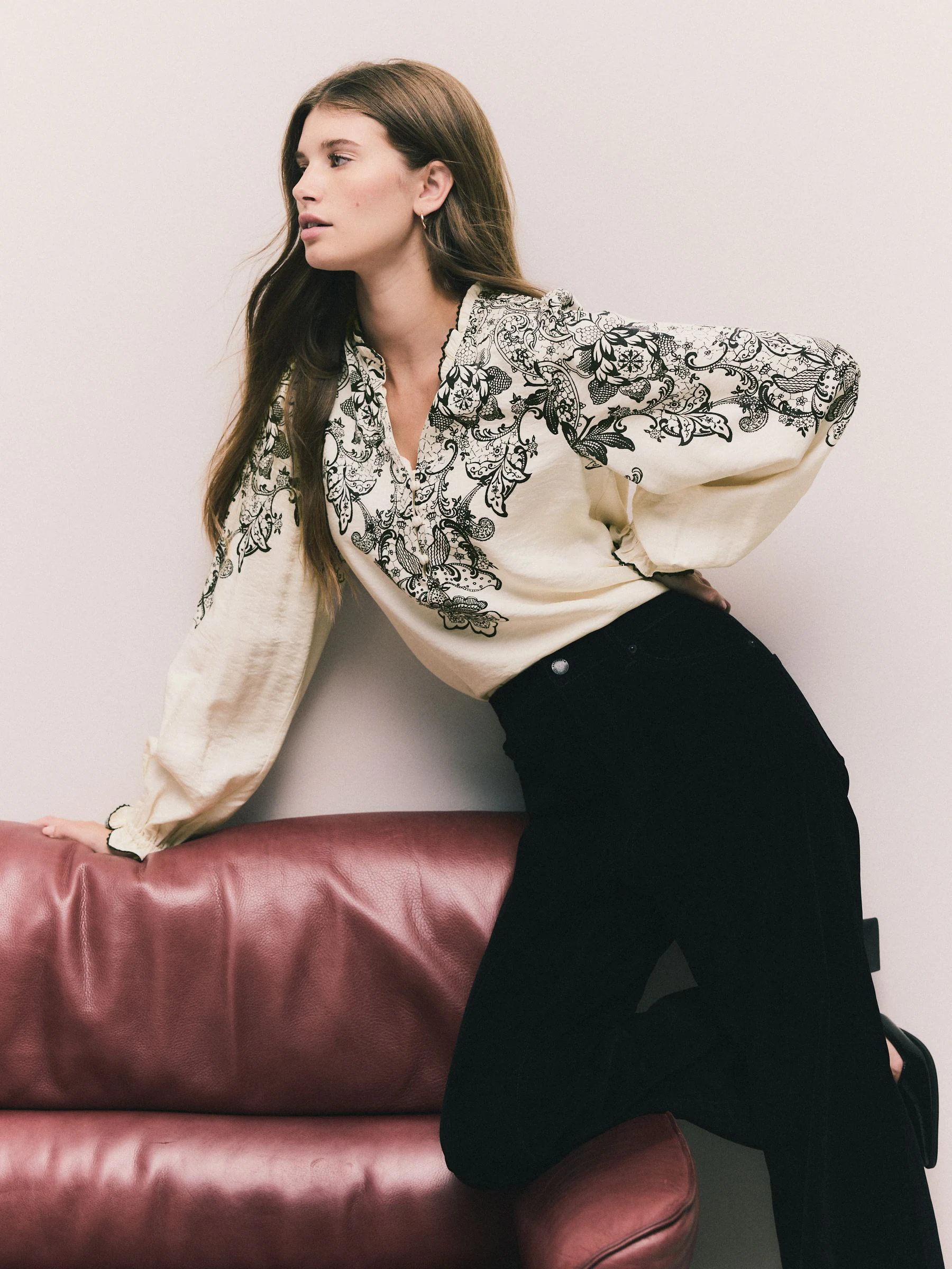 Zwart/ecru - Floral Placement Lace Trim Ruffle Blouse