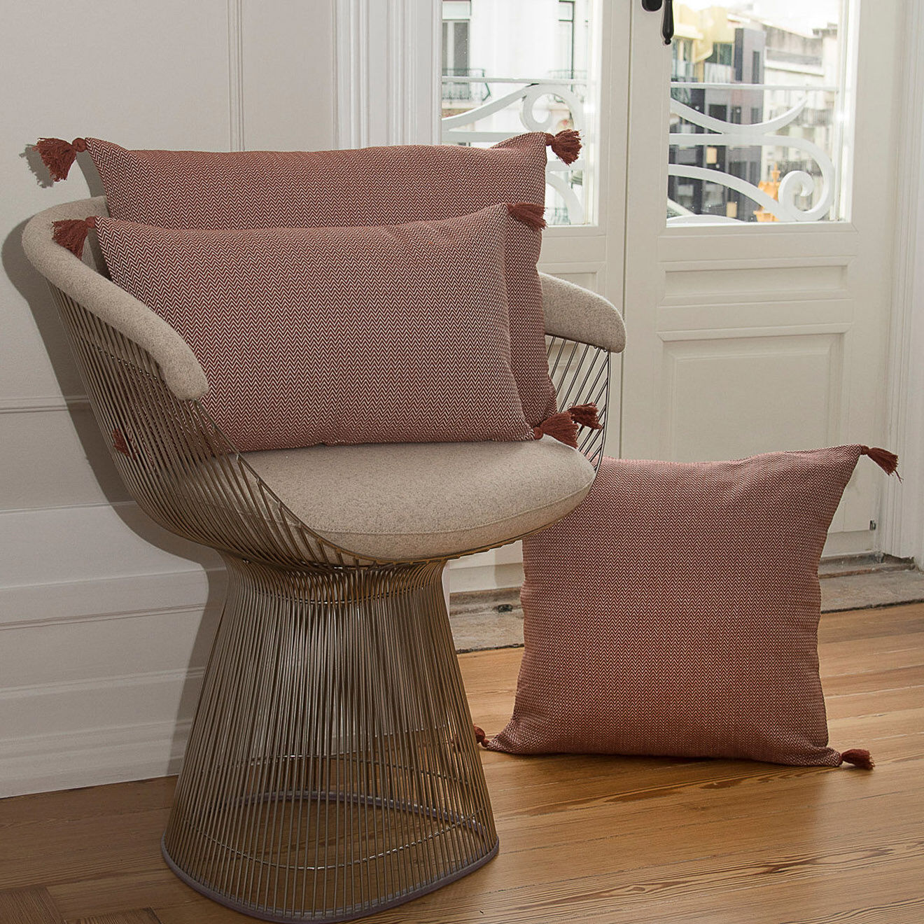 Febronie Housse de coussin à pompons Stockholm rouge