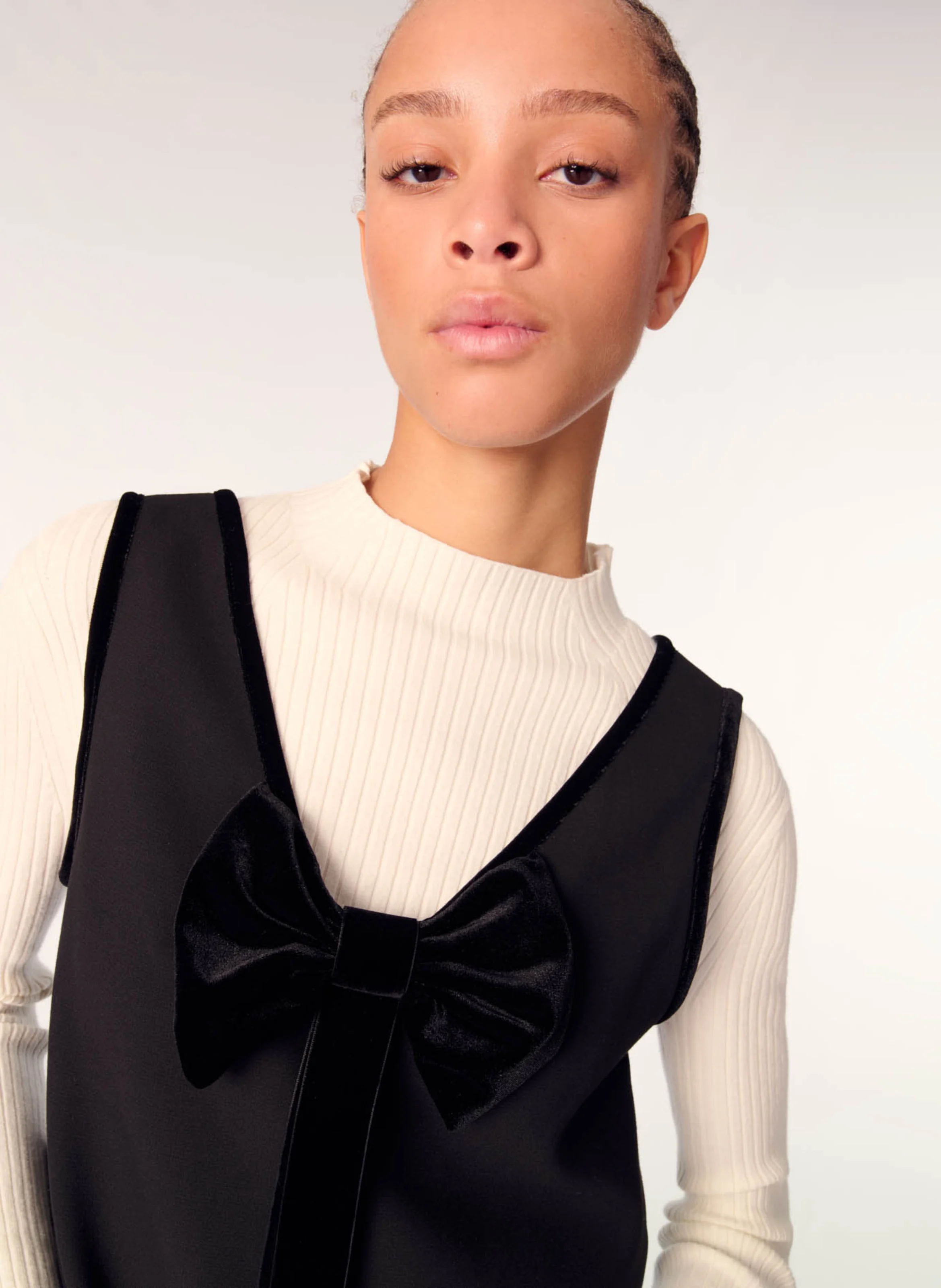 Robe courte col V| Noir